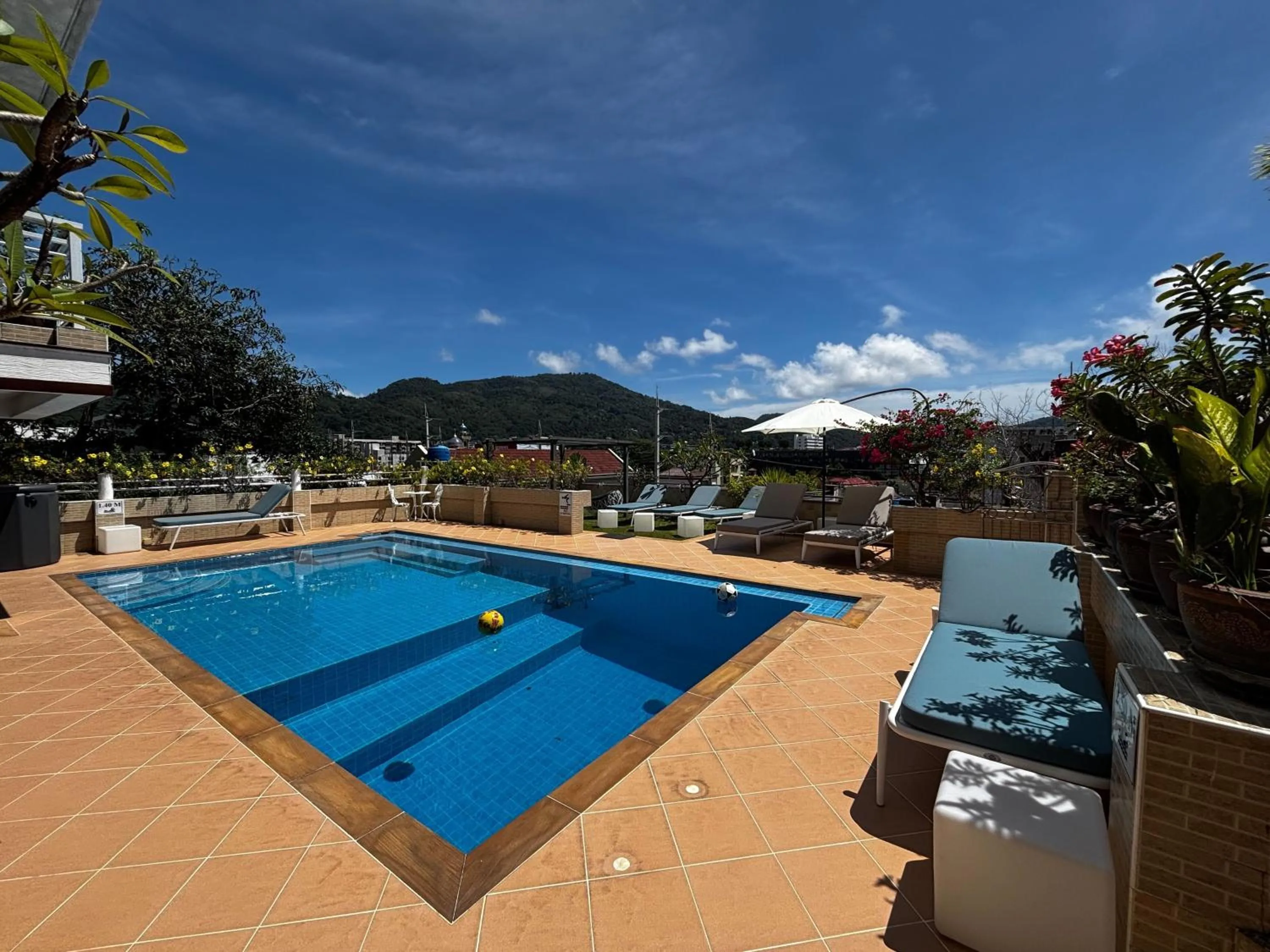 Day in Swiss Villas Panoramic - Hillside Beach View