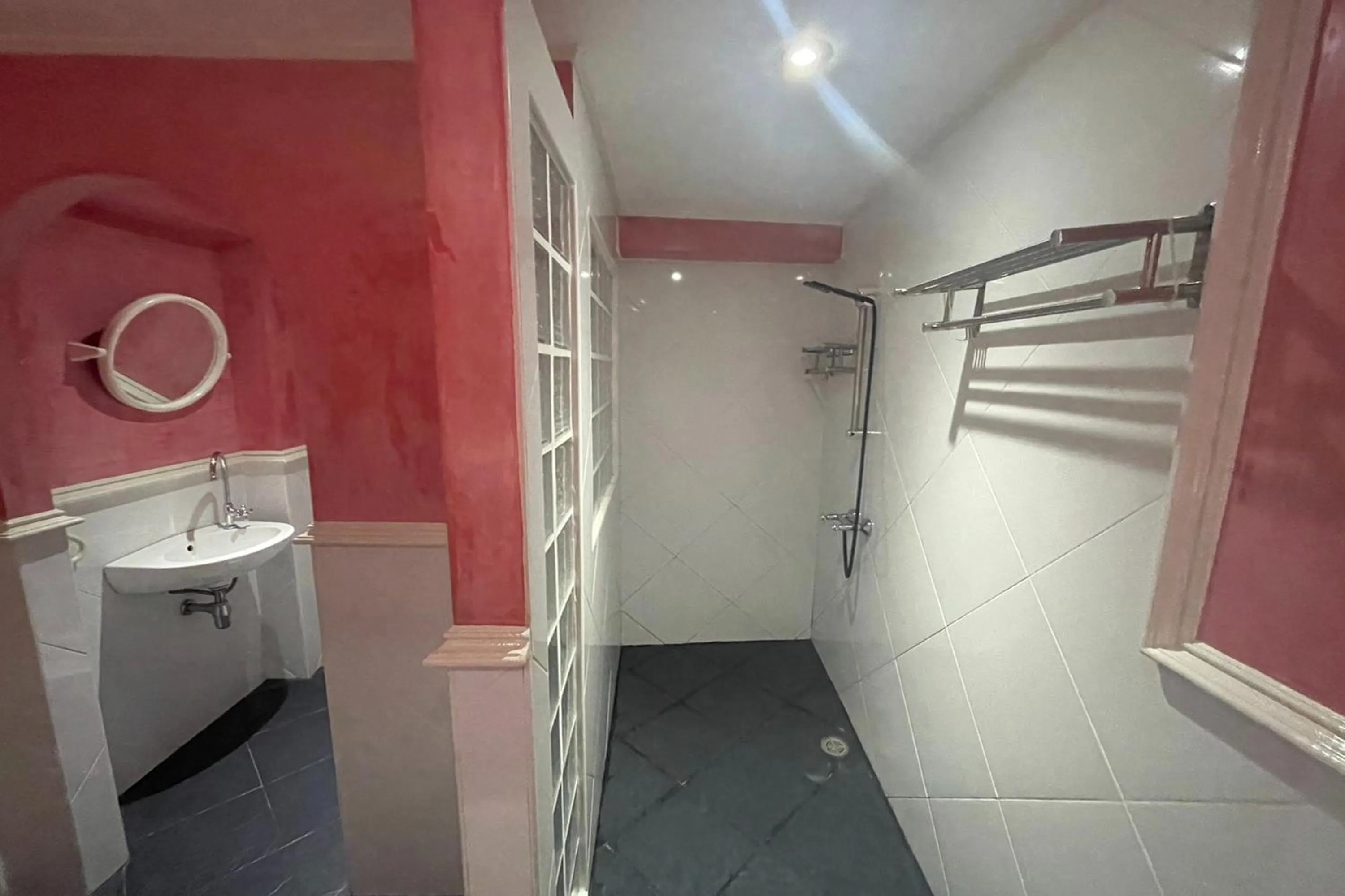 Shower in Swiss Villas Panoramic - SHA Certified