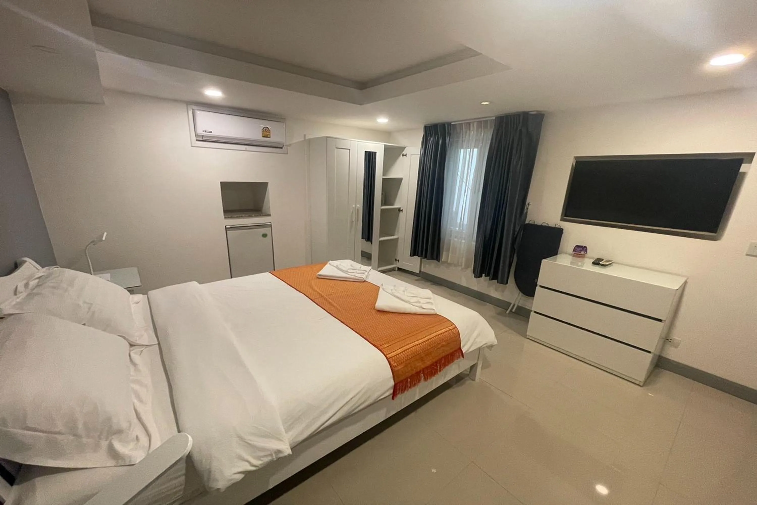 Bedroom, Bed in Swiss Villas Panoramic - SHA Certified