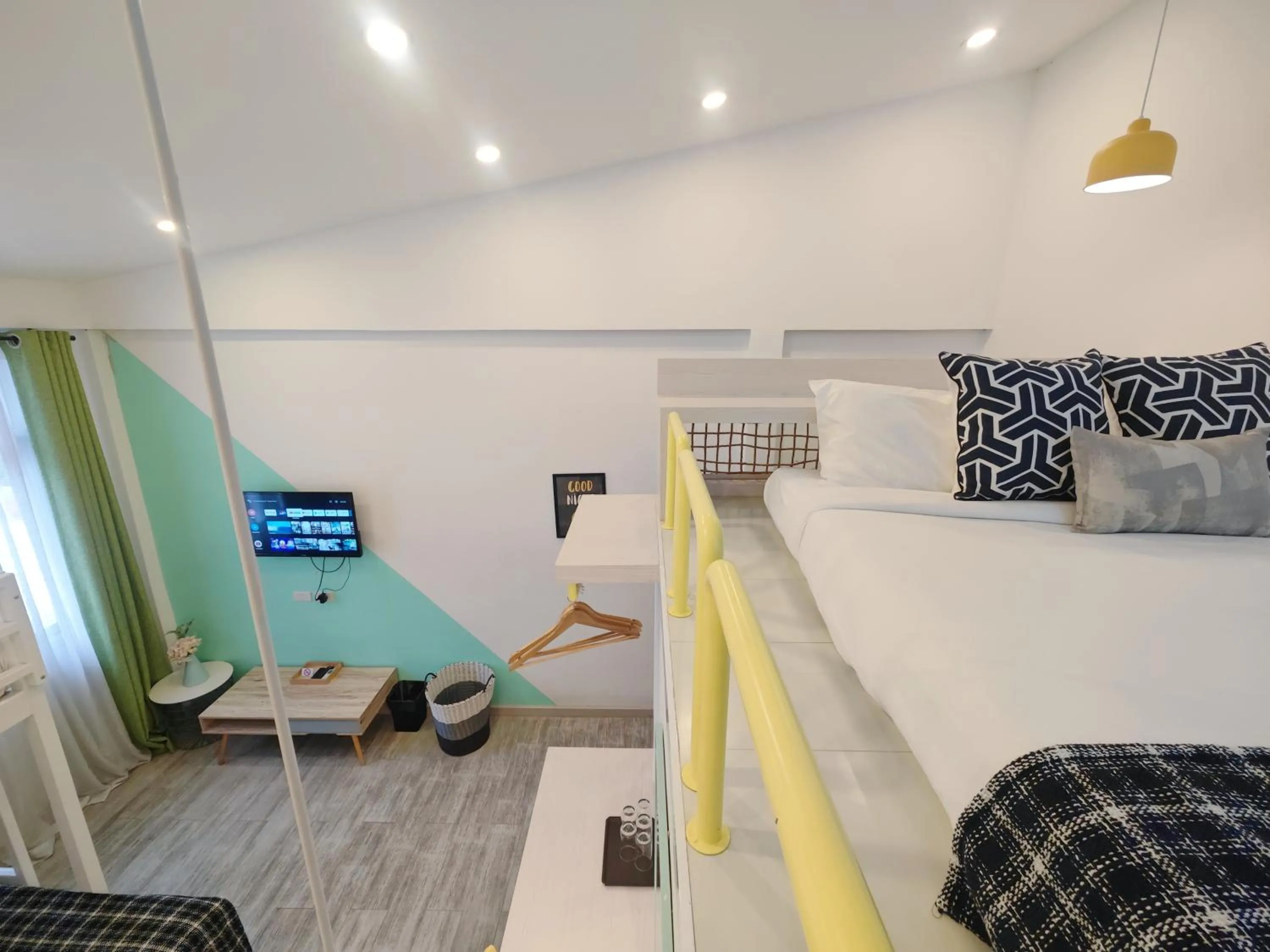 Photo of the whole room, Bed in Ostay Asoke Bangkok