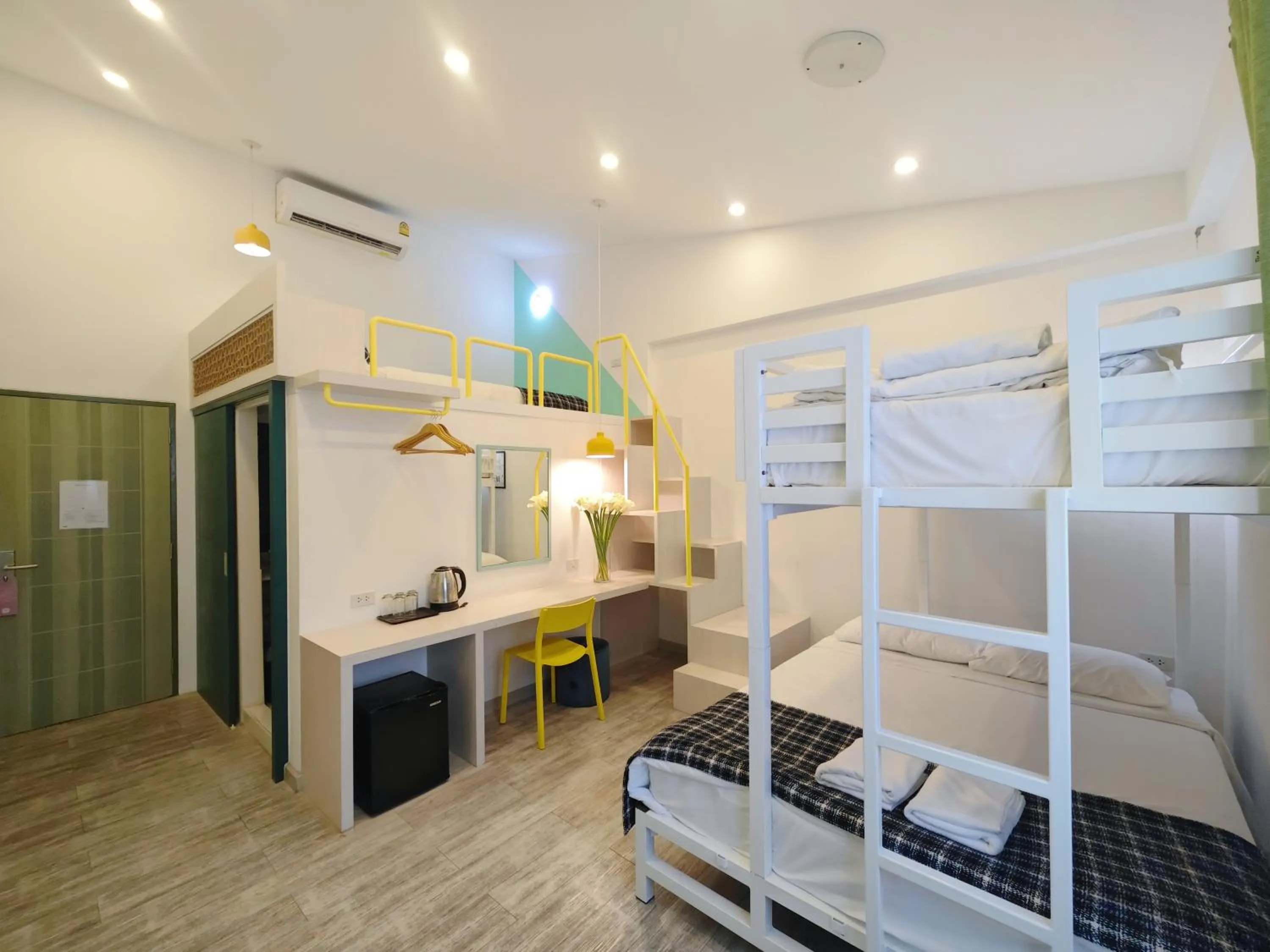 Photo of the whole room, Bed in Ostay Asoke Bangkok