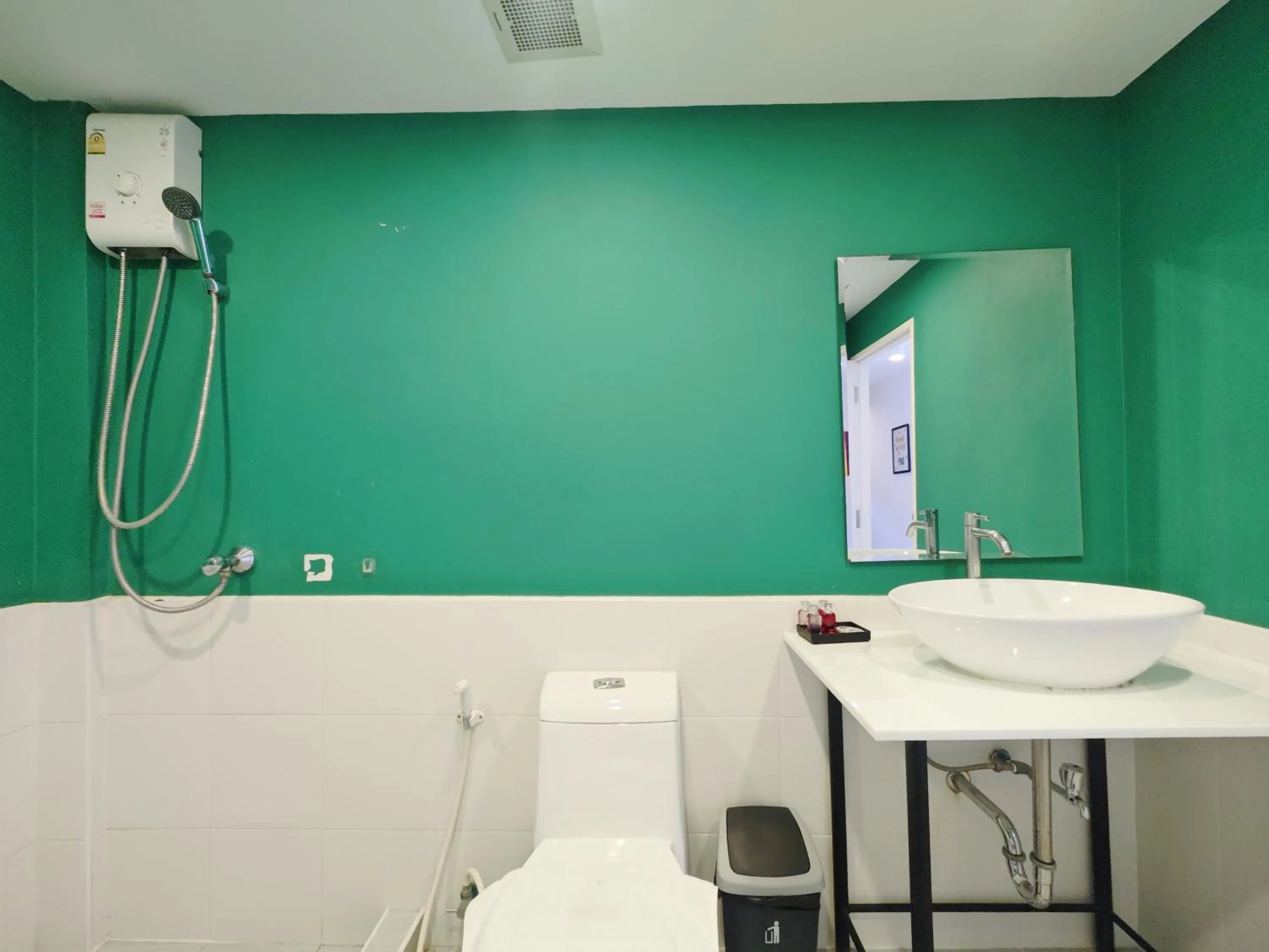 Hot Tub in Ostay Asoke Bangkok