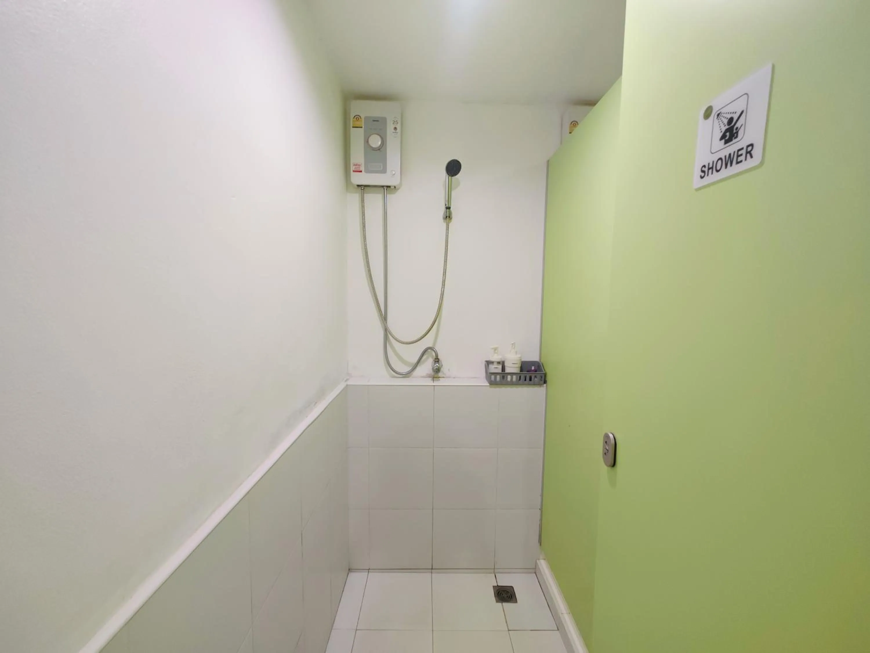 Toilet in Ostay Asoke Bangkok