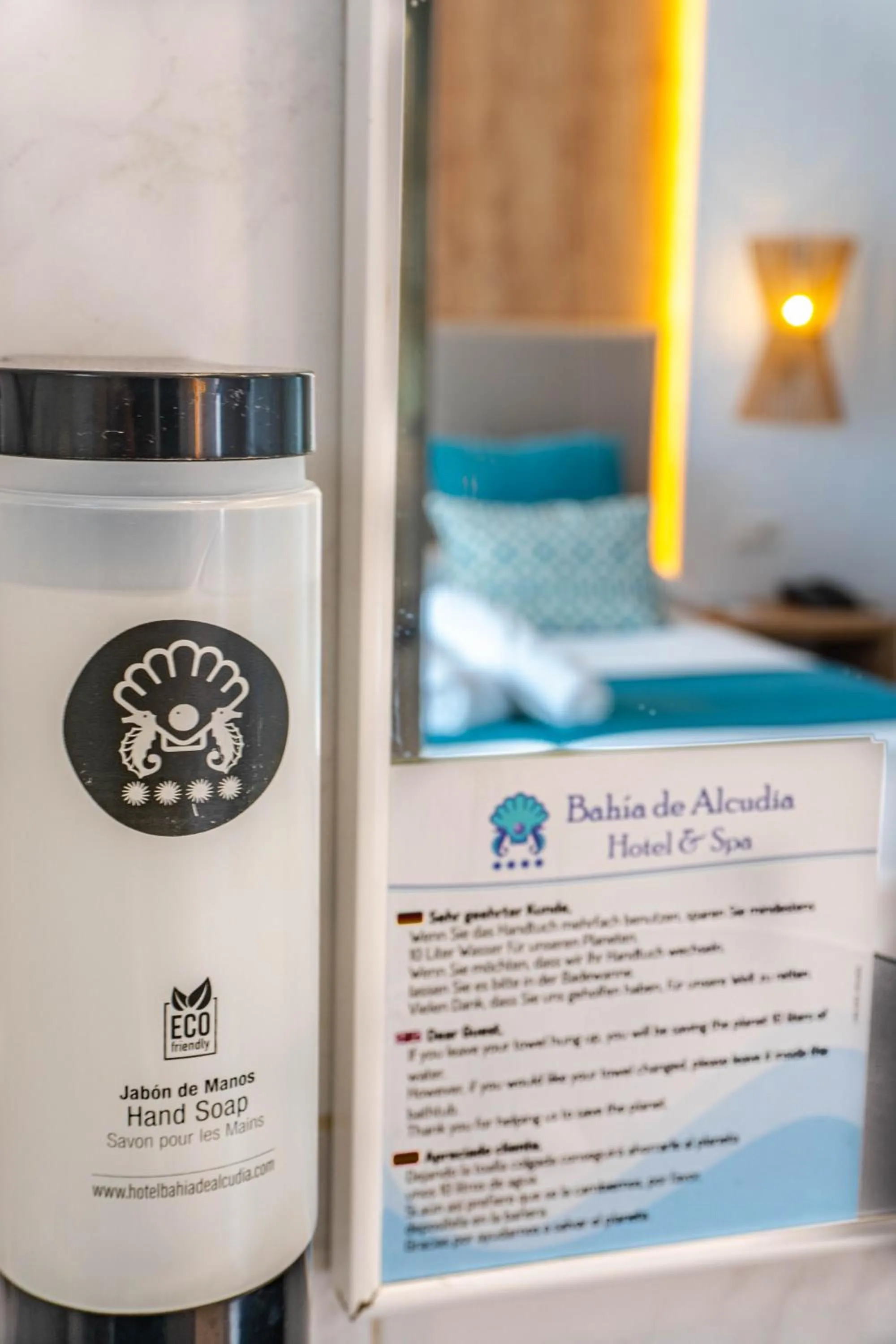 Bathroom, Bed in Bahía de Alcudia Hotel & Spa