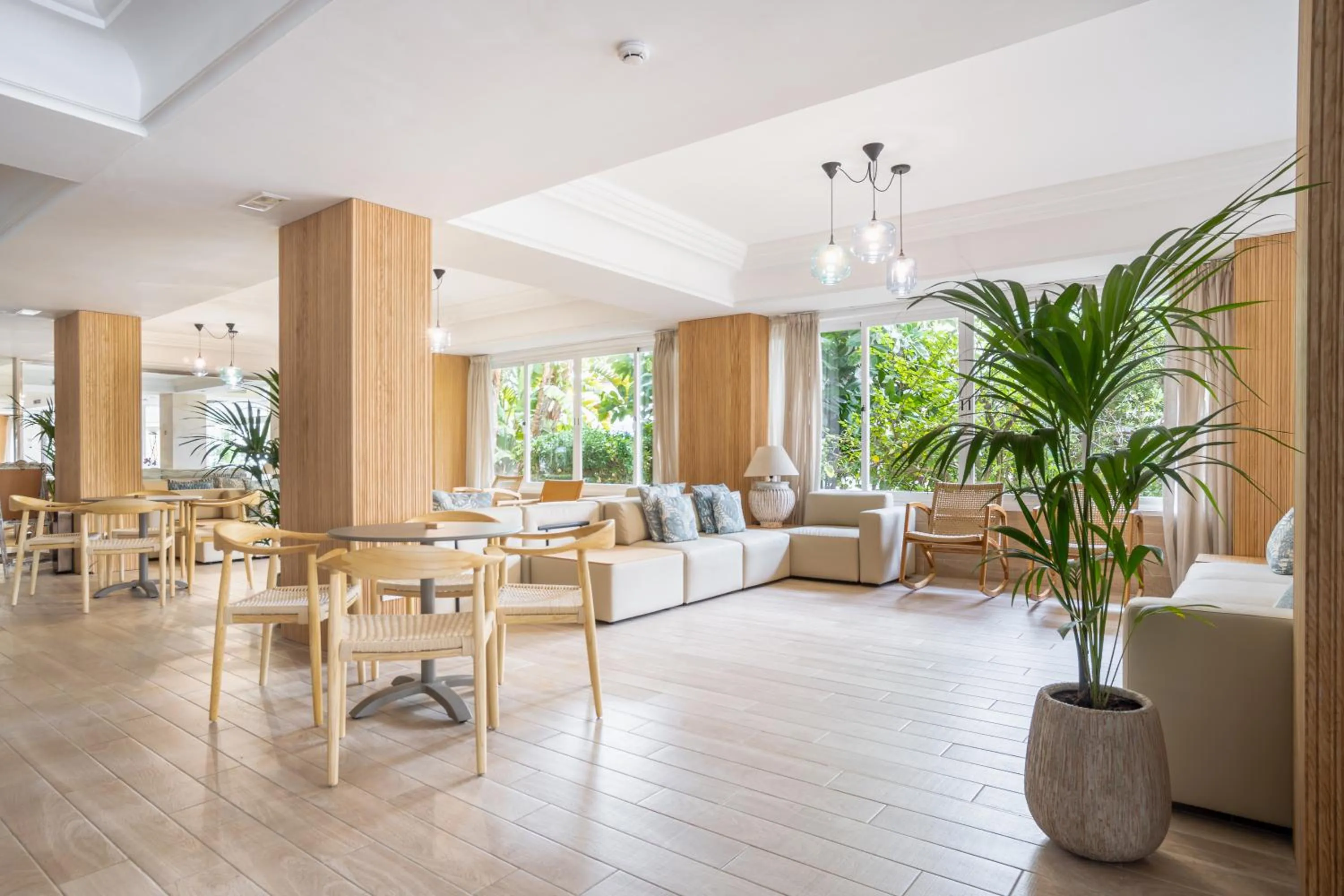 Living room in Bahía de Alcudia Hotel & Spa
