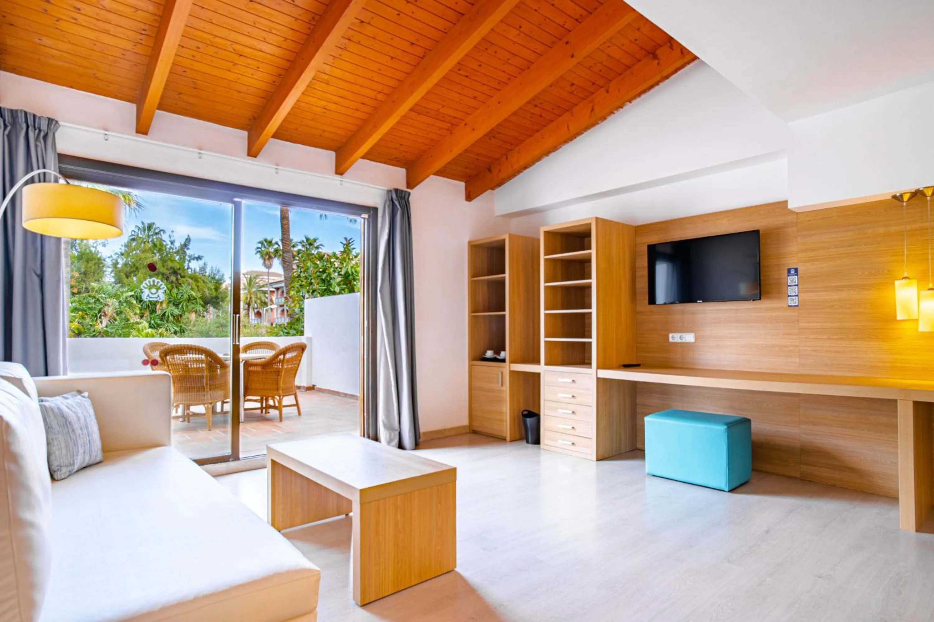 Living room in Bahía de Alcudia Hotel & Spa