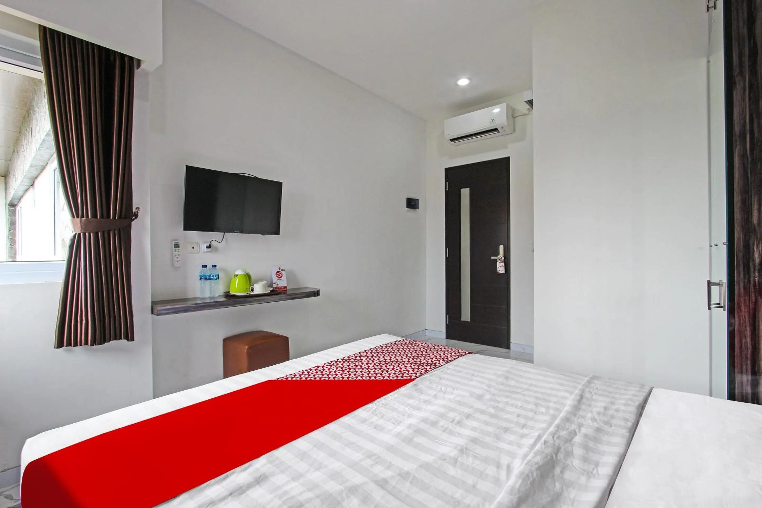 Bedroom, Bed in Capital O 91665 D'prof Exclusive Guesthouse