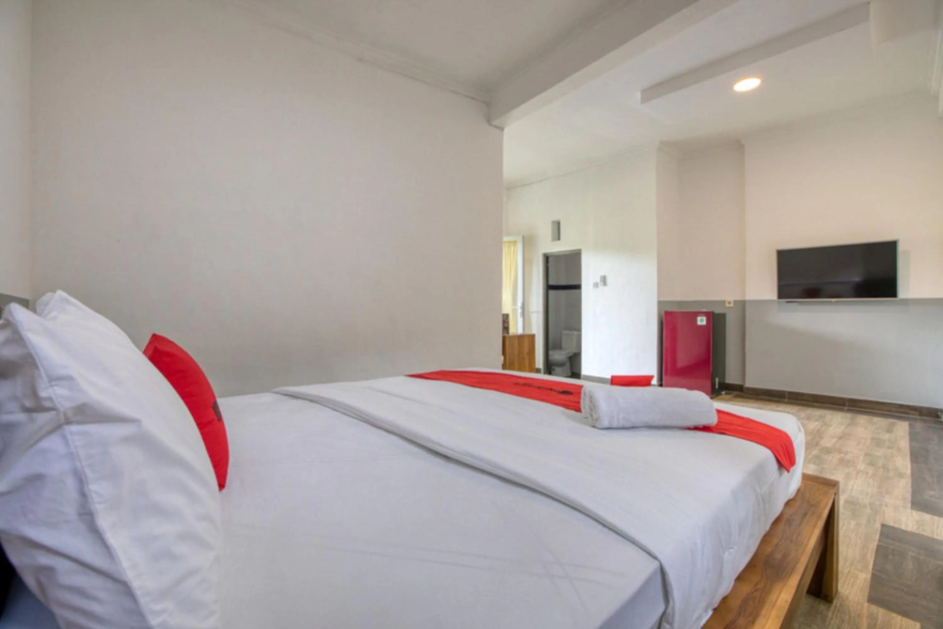 Bed in RedDoorz near Exit Toll Nusa Dua