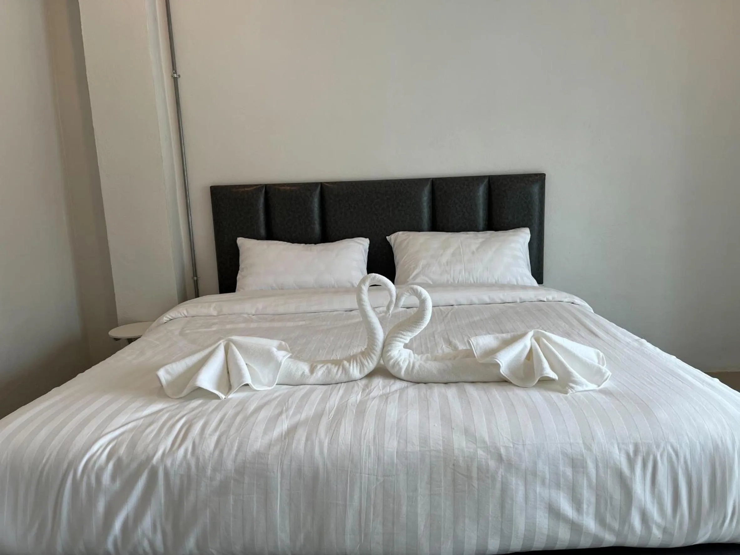 Bed in Life Hotel Rongkhun - White Temple Chiangrai