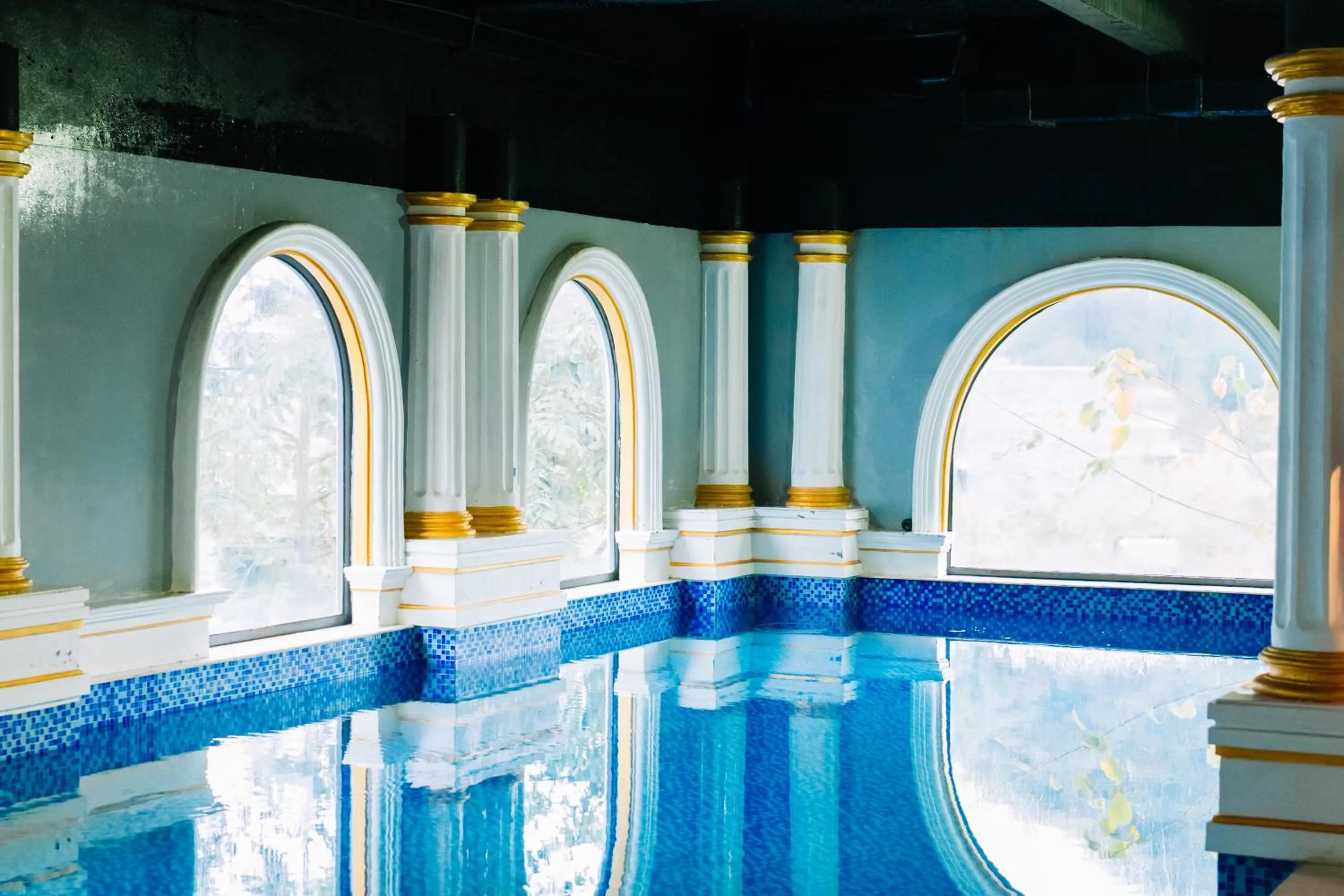 Swimming pool in Glenda Tower Moc Chau Hotel