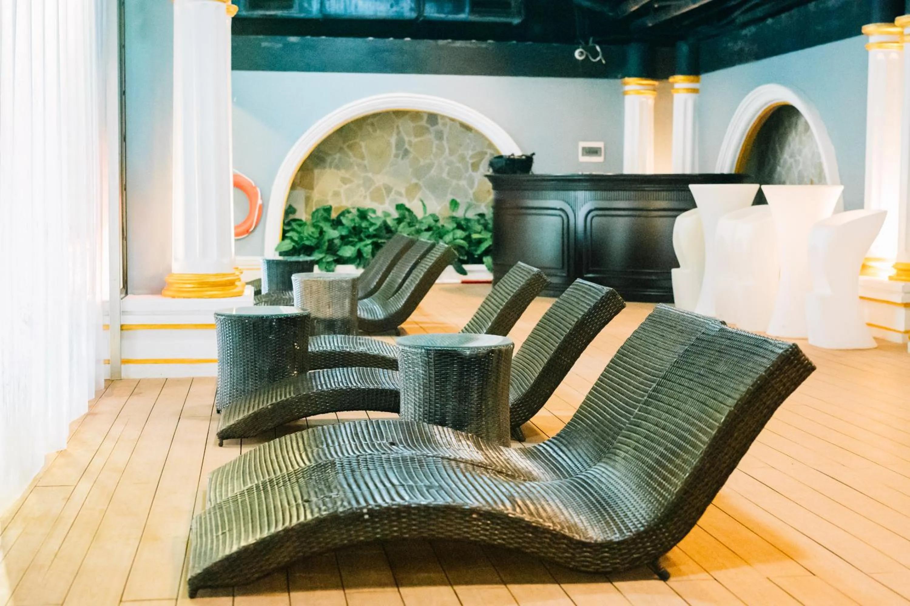 Swimming pool in Glenda Tower Moc Chau Hotel