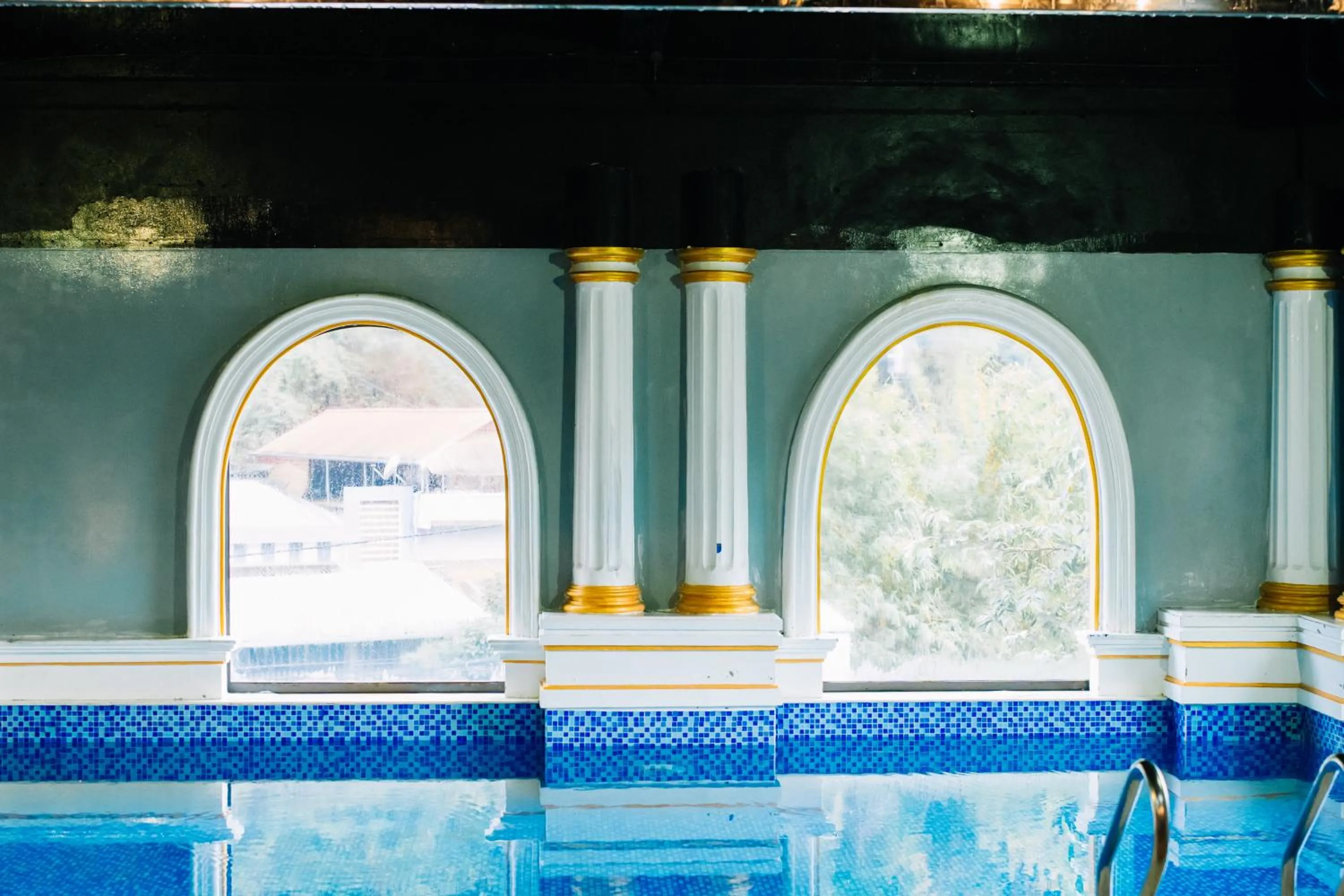 Swimming pool in Glenda Tower Moc Chau Hotel