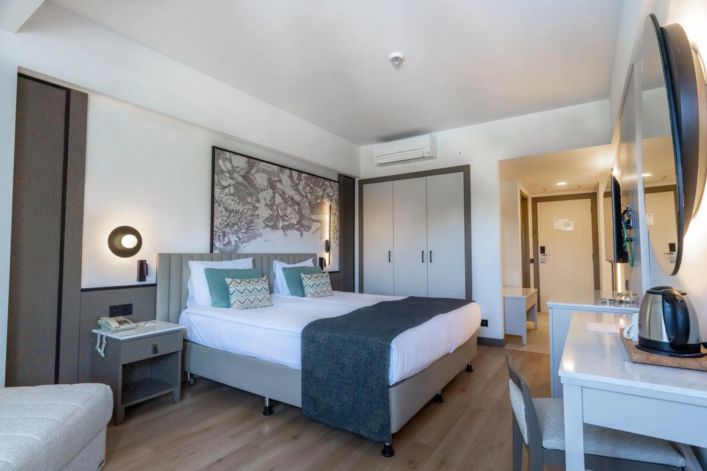 Bedroom, Bed in Side Breeze Hotel - Ultra All Inclusive