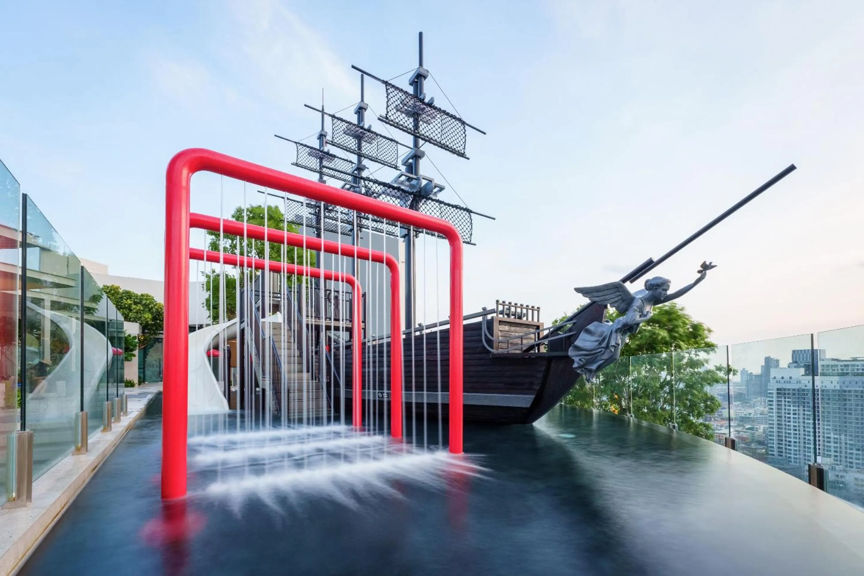 Swimming pool in Somerset Pattaya