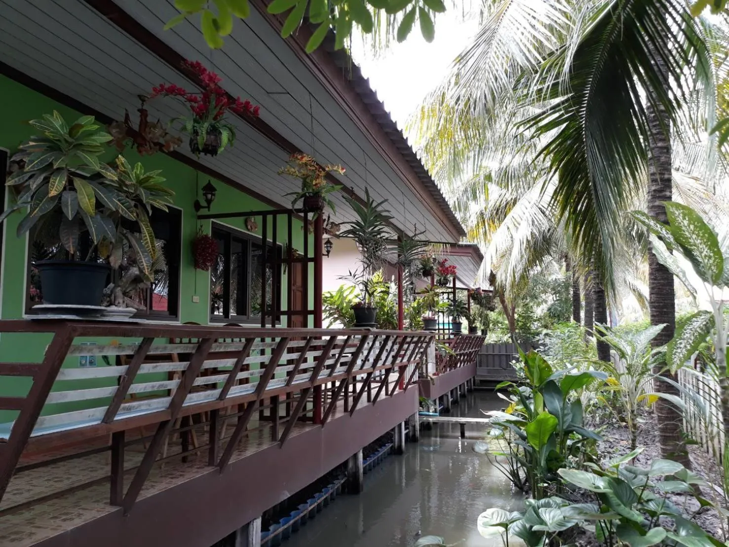 Warakorn Baansuan Amphawa