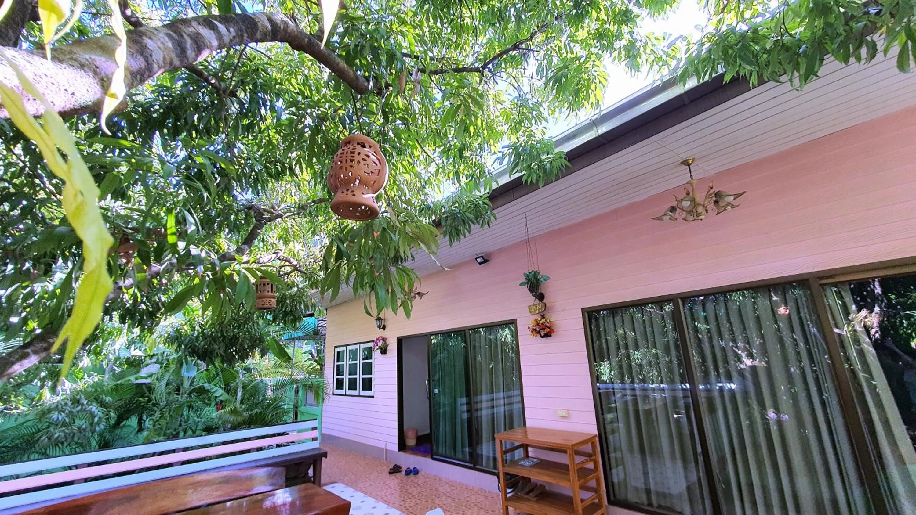 Warakorn Baansuan Amphawa