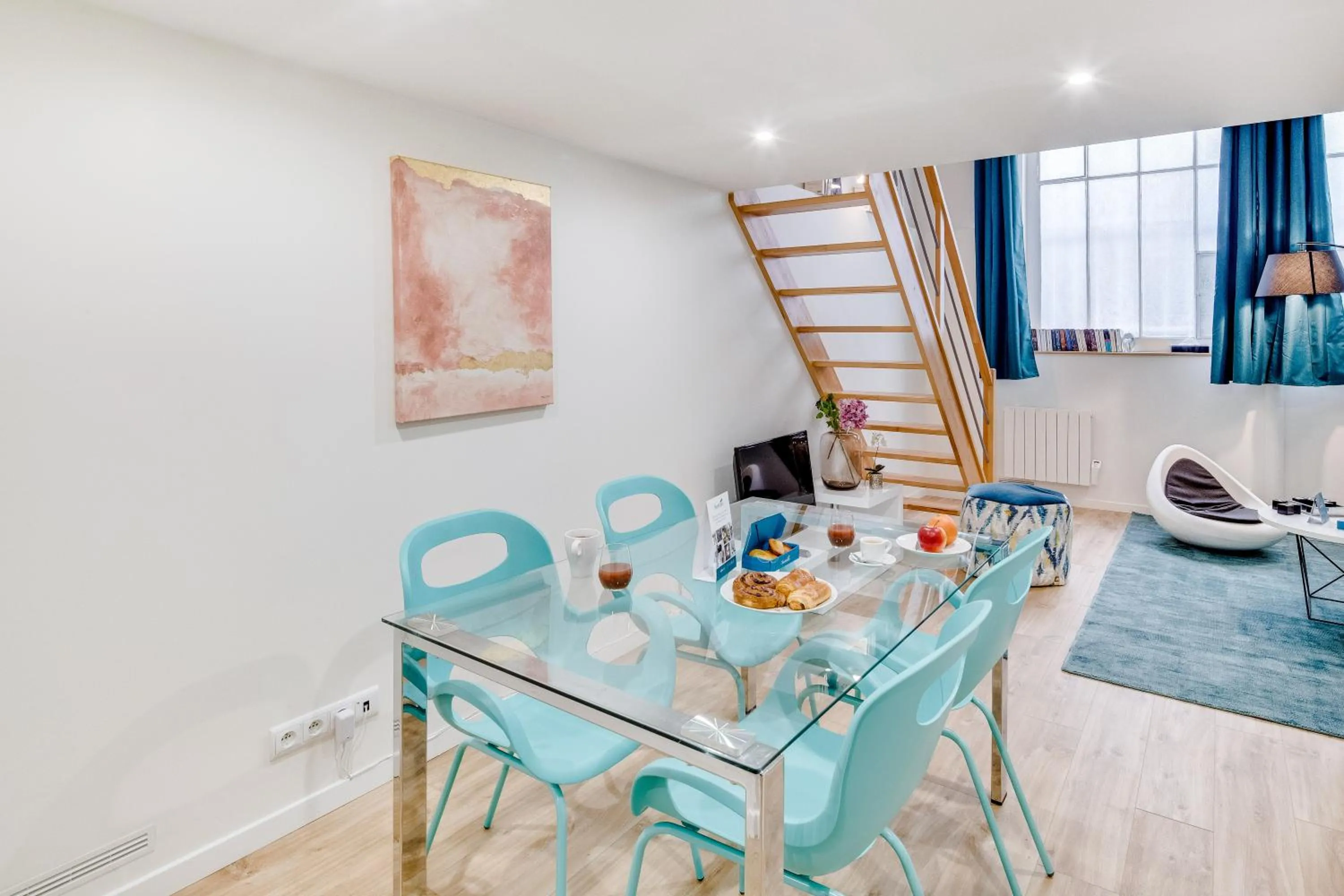 Dining area in Sweett - Rue de Lallier