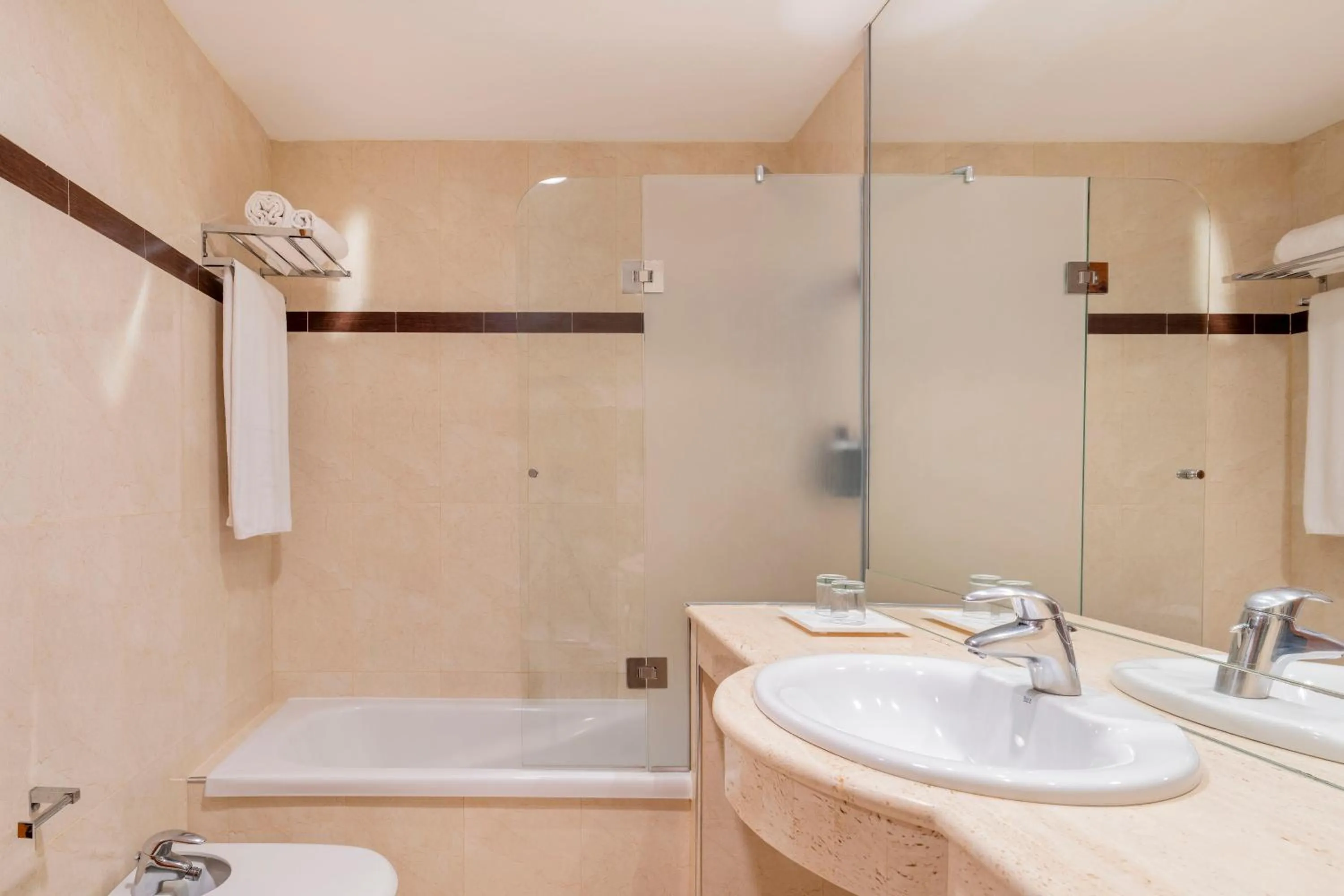 Toilet in Eurostars Centrum Alicante