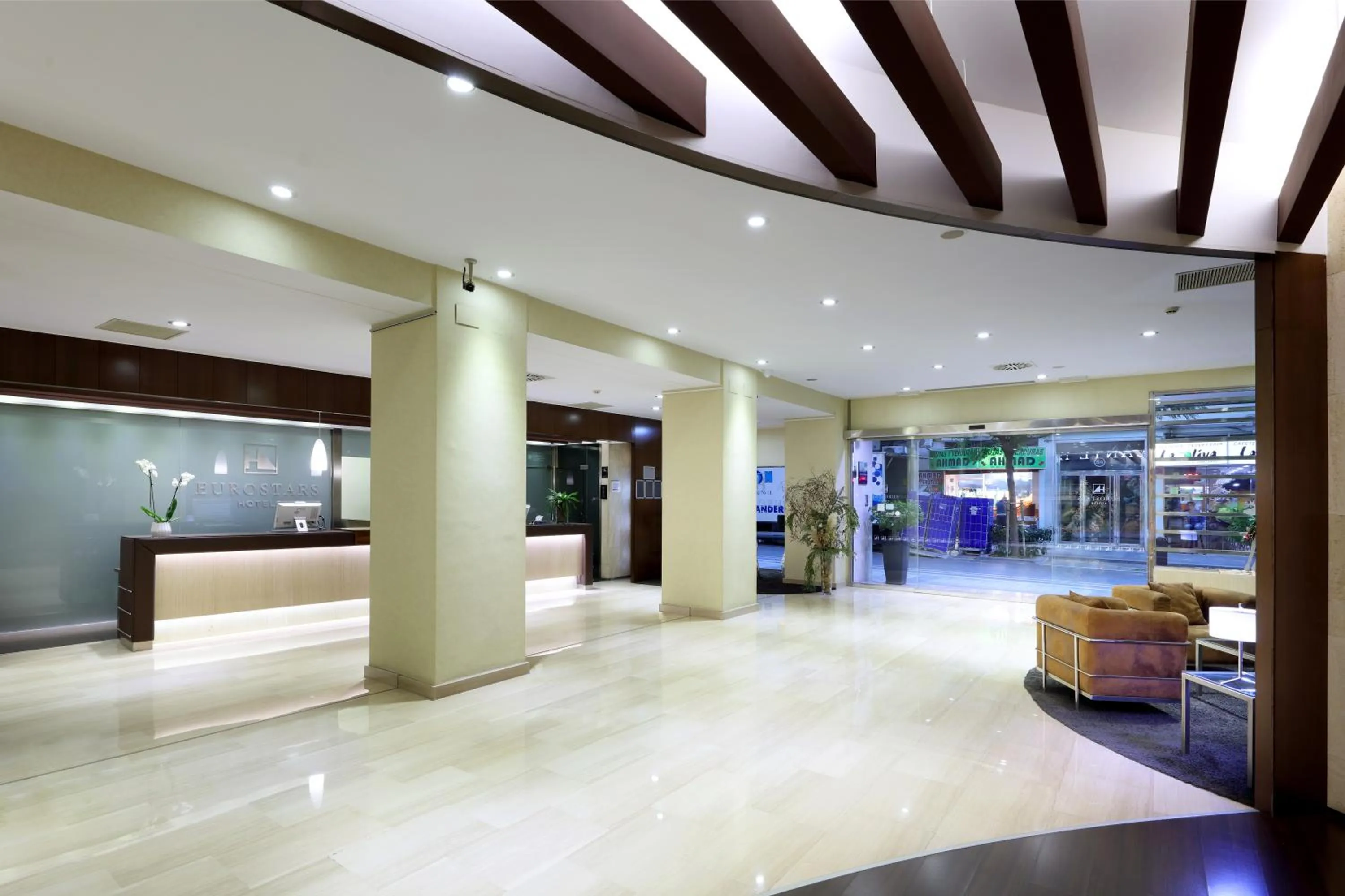 Lobby or reception in Eurostars Centrum Alicante