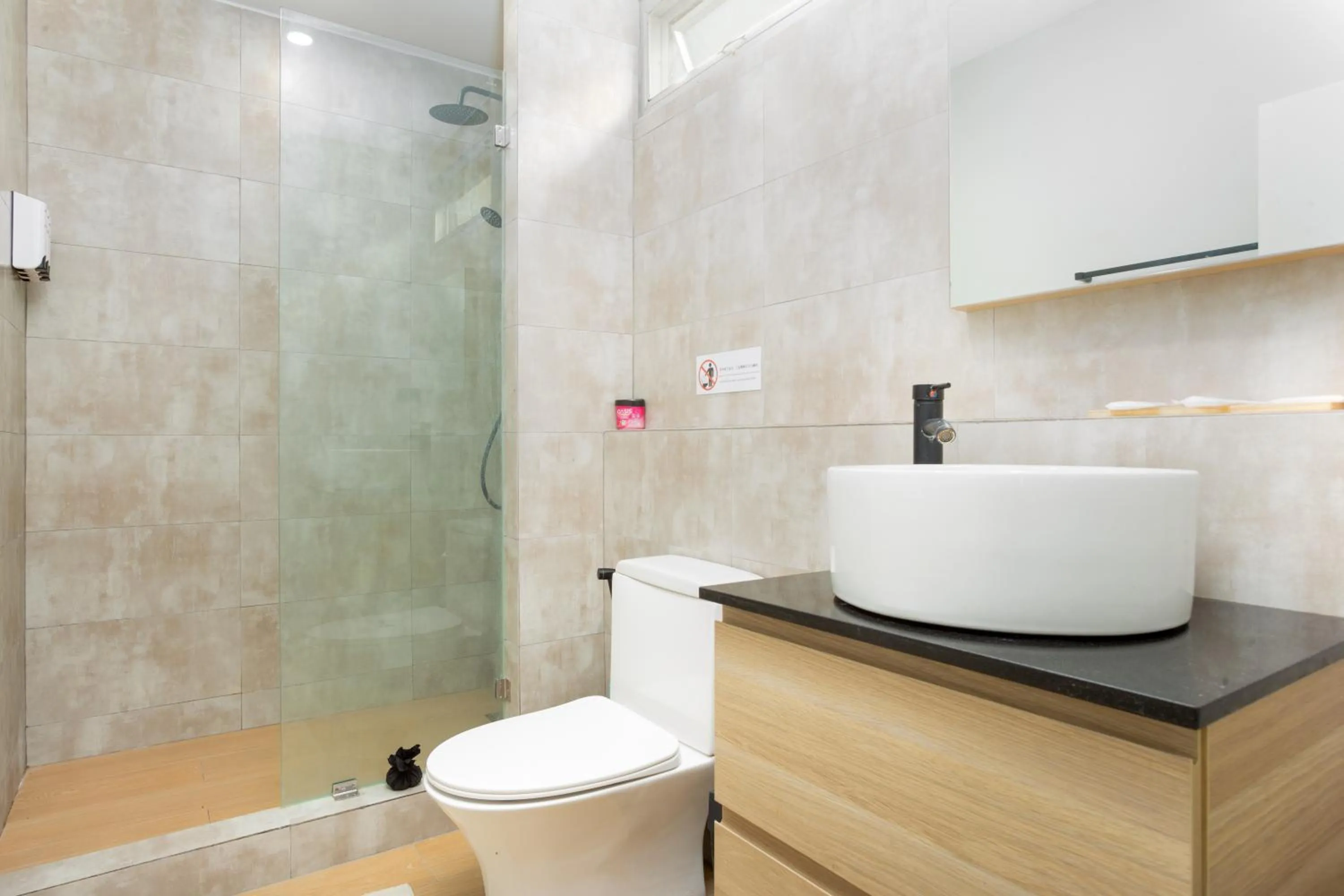 Bathroom in Studio 365 Serviced Apartments