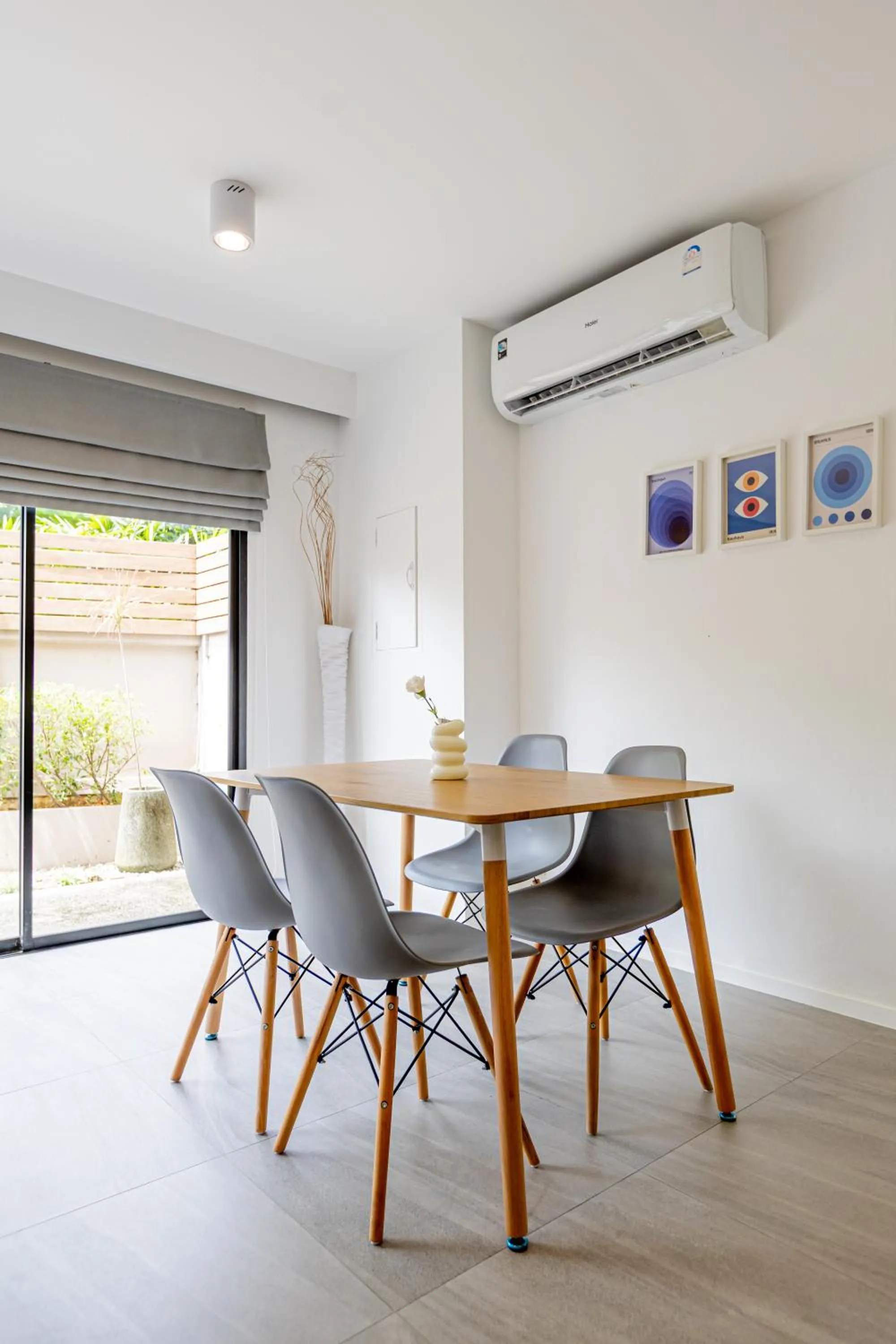 Dining area in Studio 365 Serviced Apartments