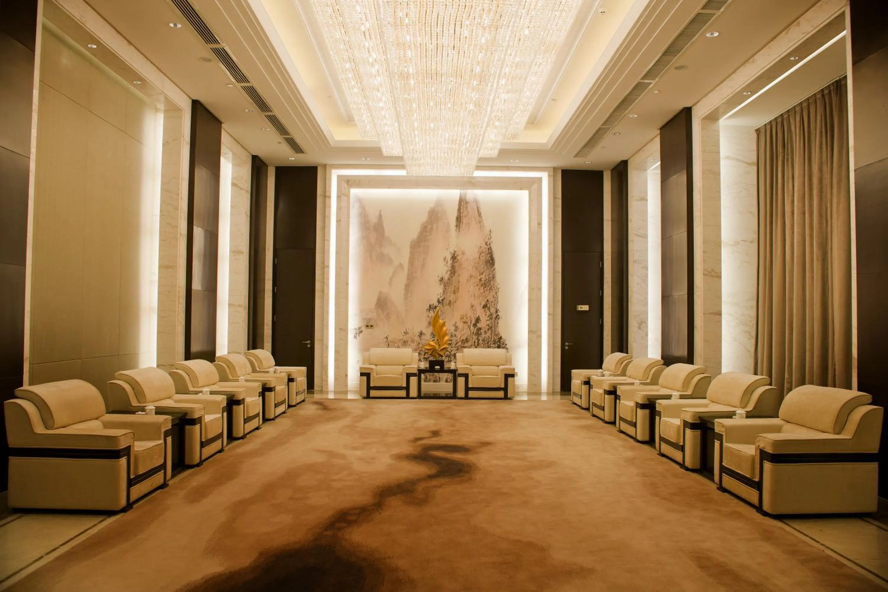 Business facilities in Yangzhong Firth Jinling Grand Hotel