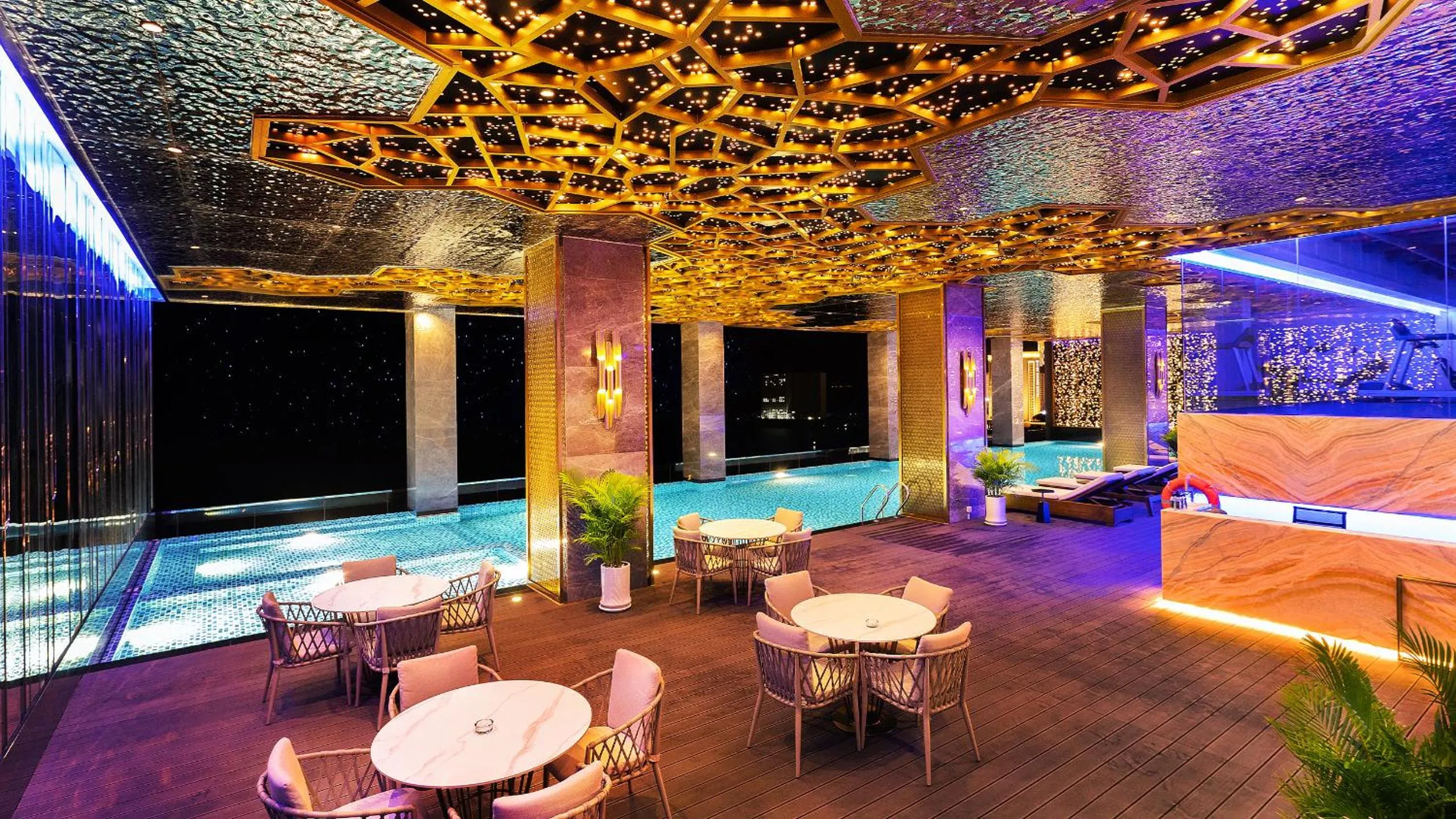 Swimming pool in Won Majestic Hotel Cambodia