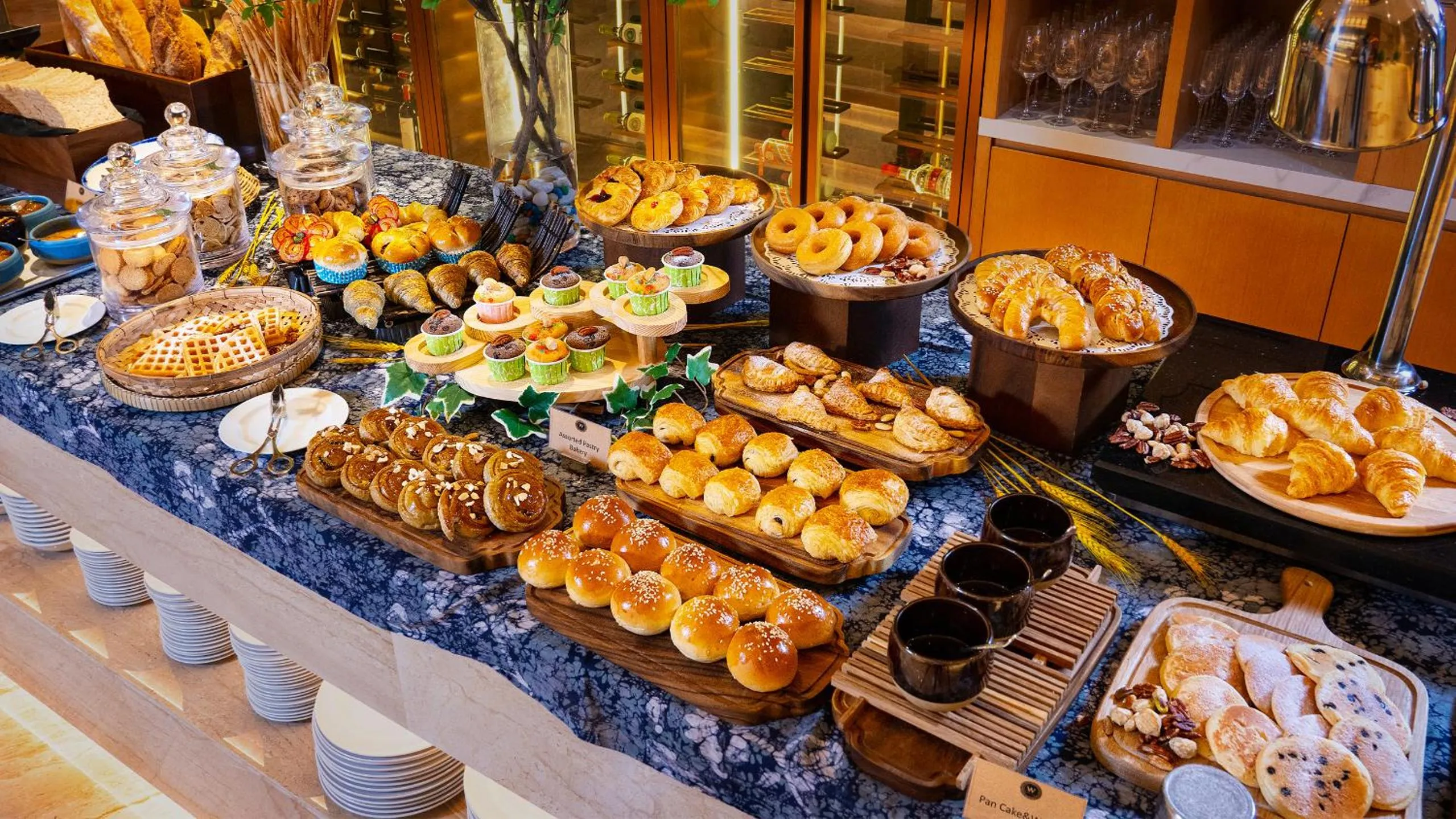 Restaurant/places to eat in Won Majestic Hotel Cambodia