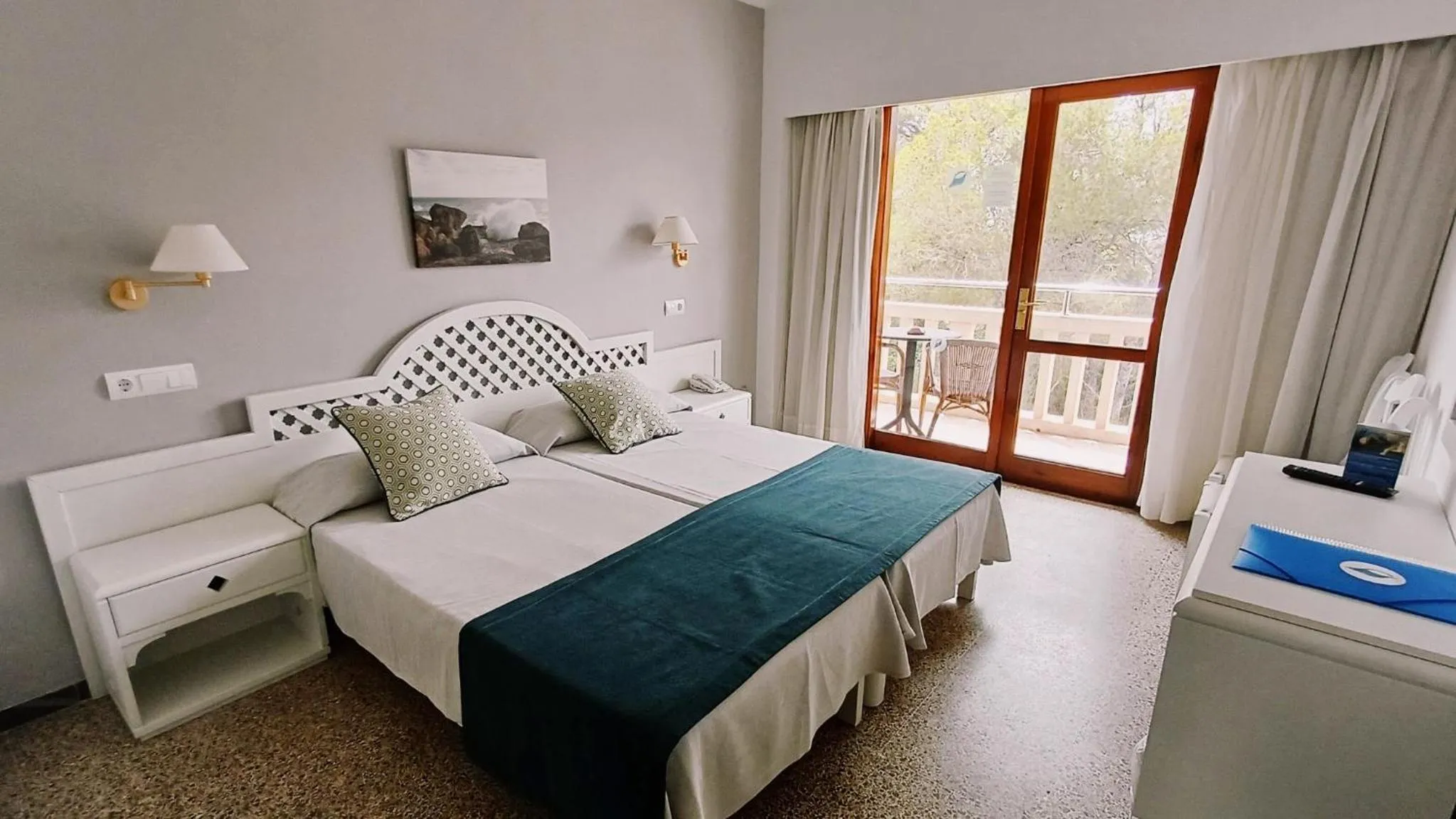 Bed in Hotel Pinos Playa