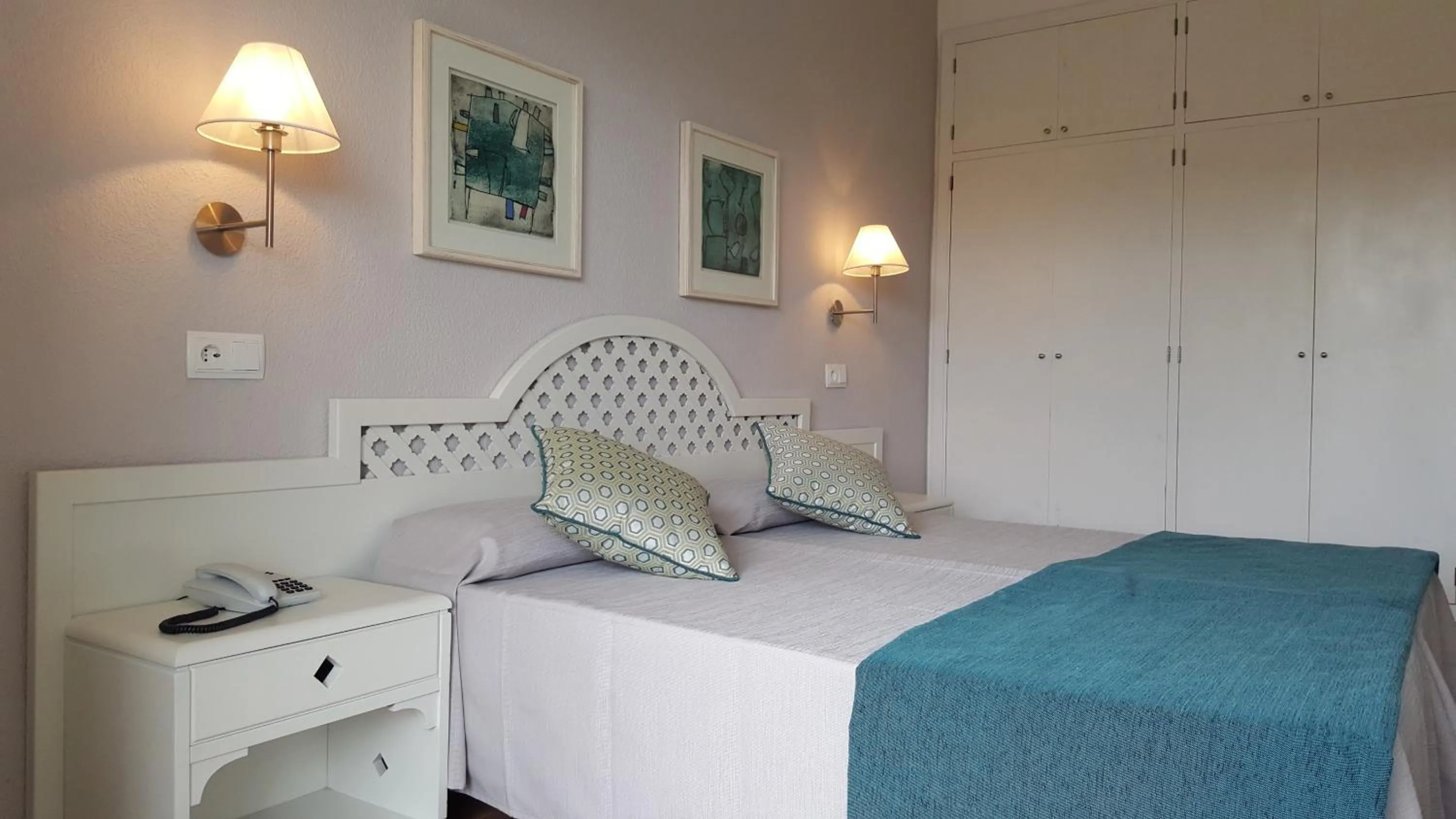 Bed in Hotel Pinos Playa