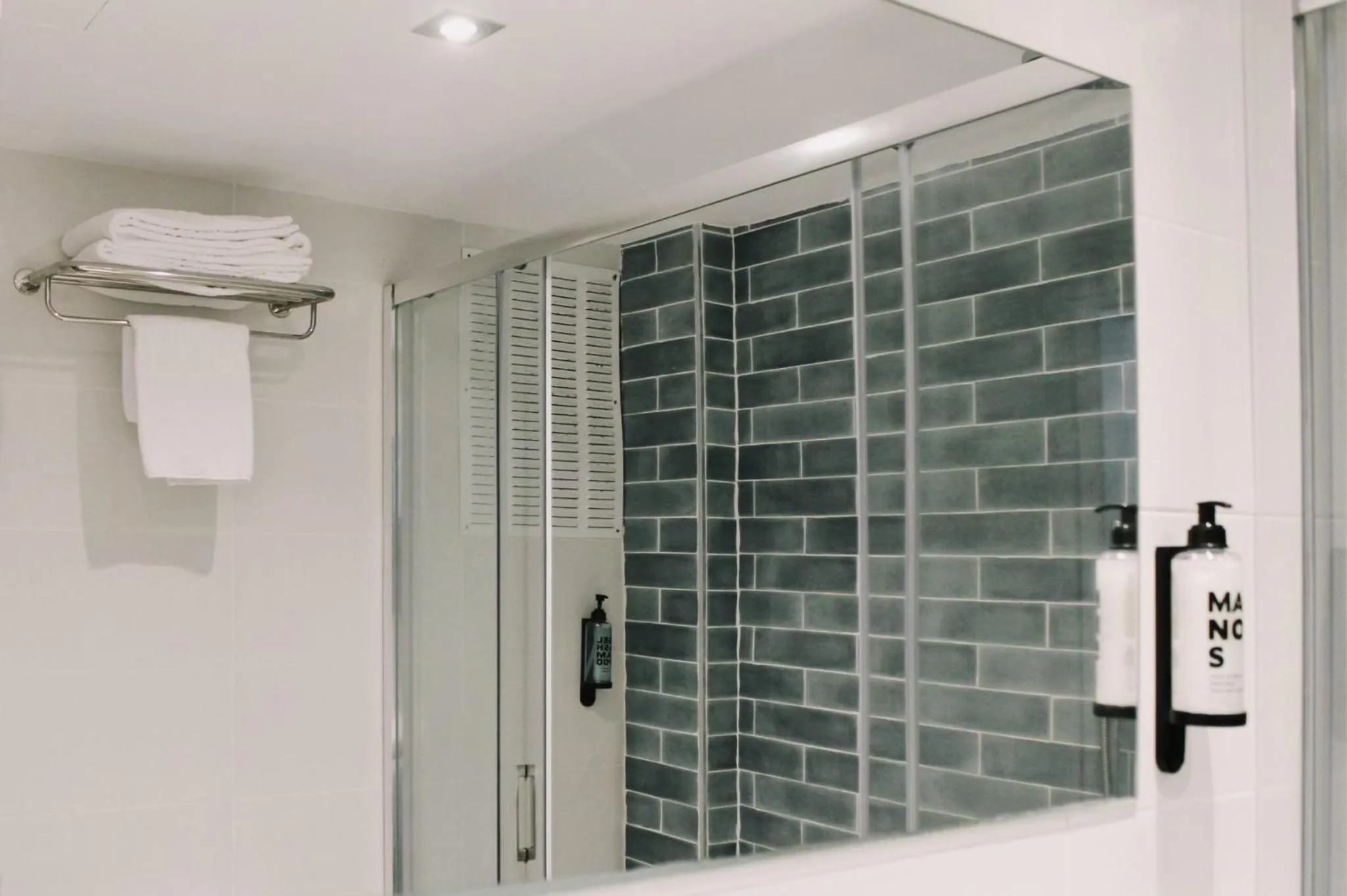 Bathroom in Hotel Pinos Playa