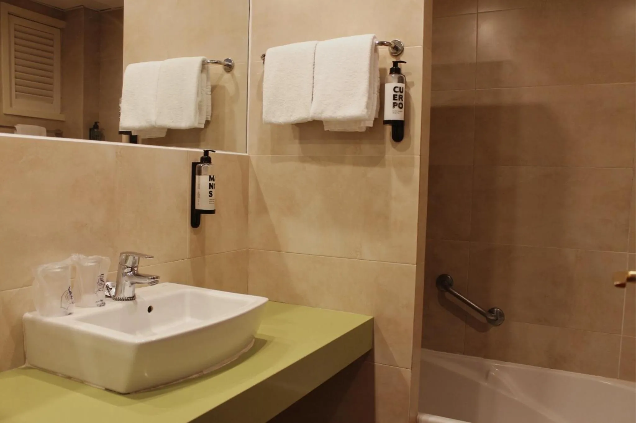 Shower in Hotel Pinos Playa