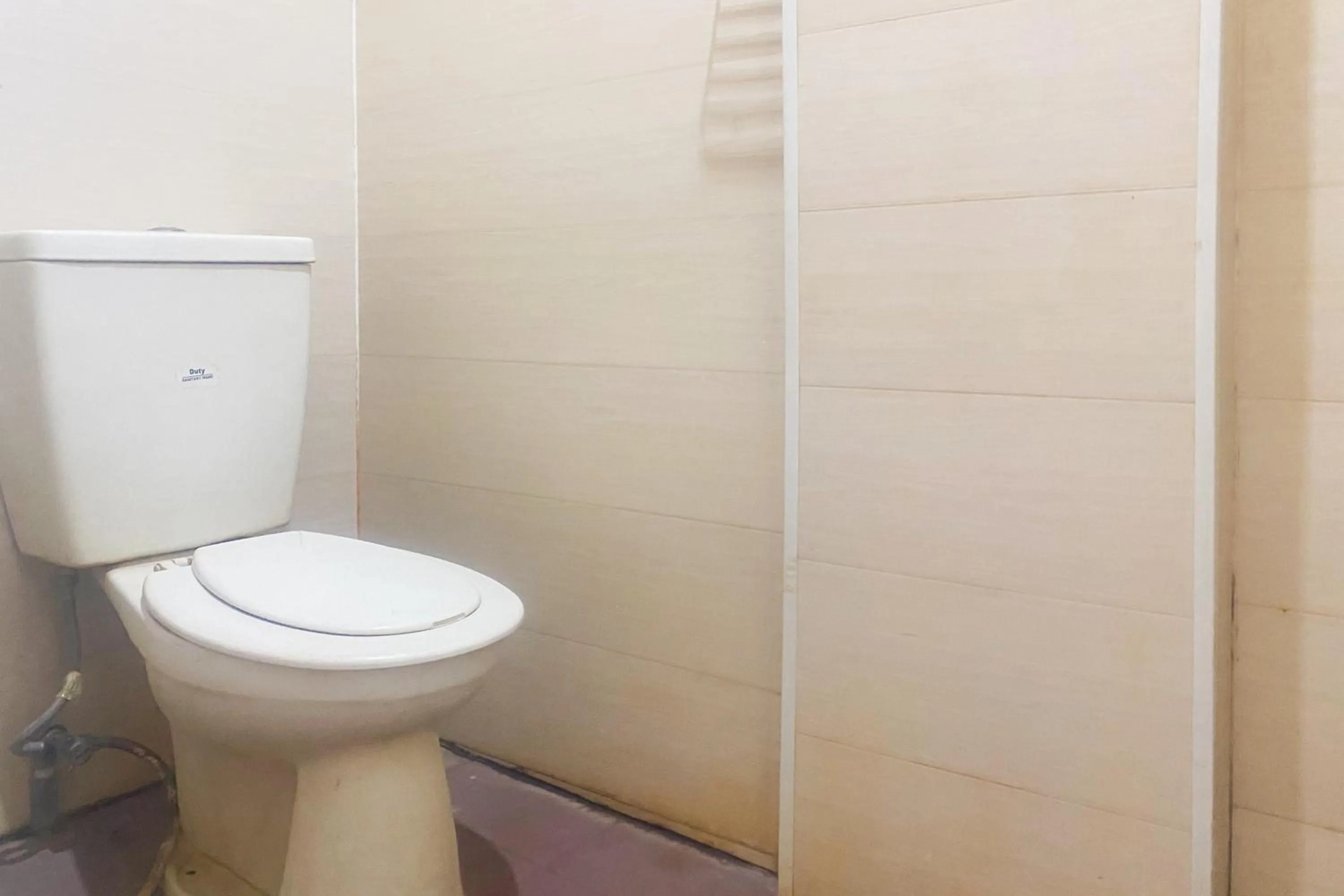 Bathroom in RedDoorz at Syariah Imah 2 Lampung