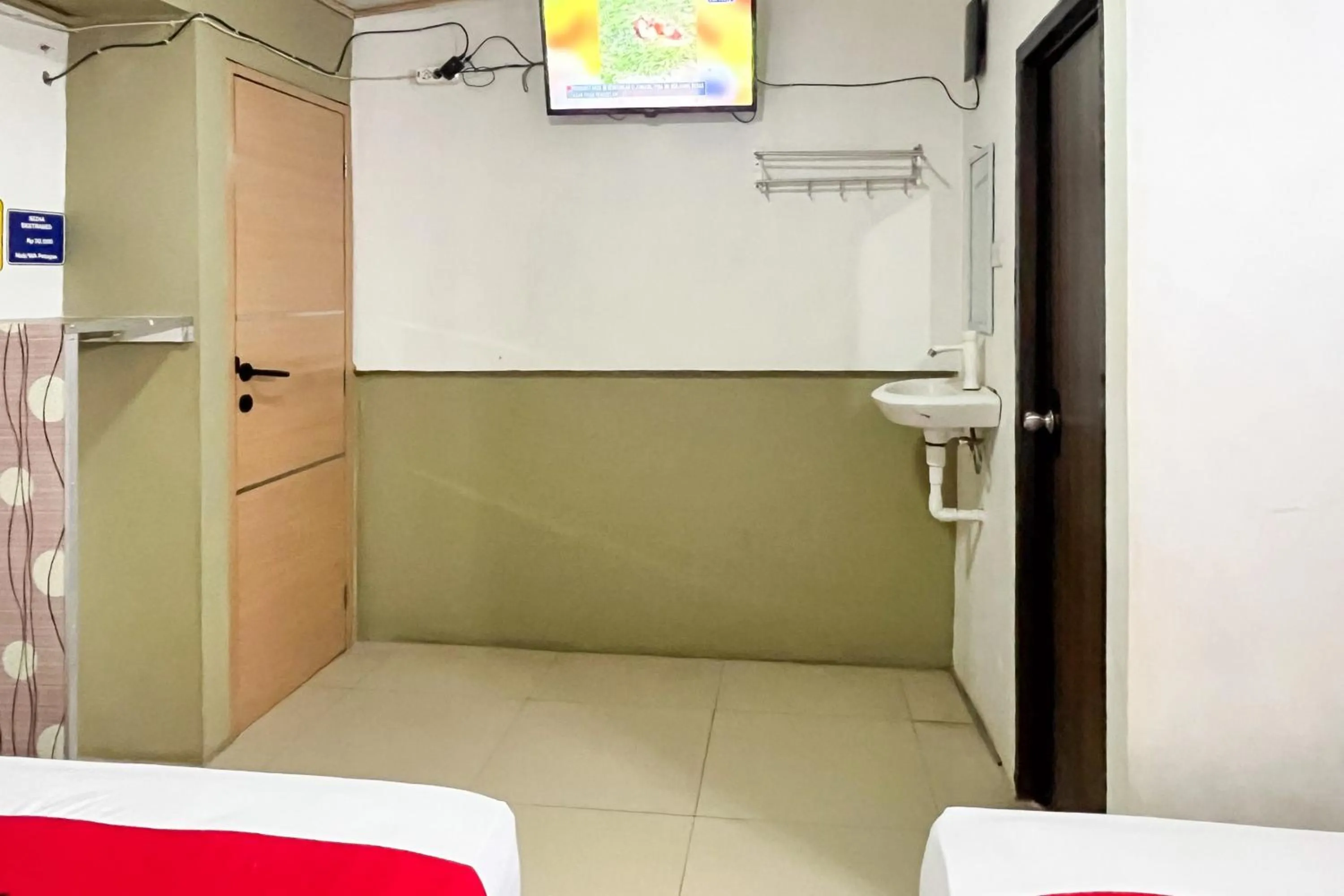 Bedroom in RedDoorz at Syariah Imah 2 Lampung