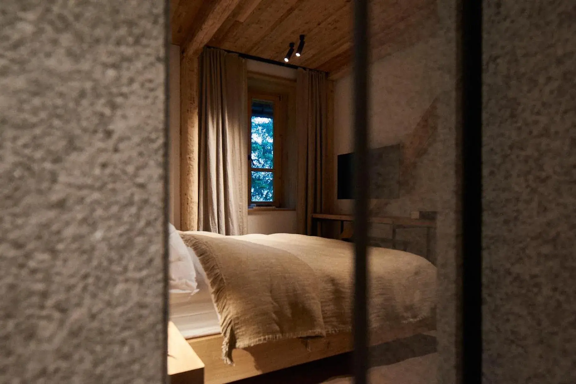 Granite Standard Double Room with Mountain View in EnHotel Granite Standard Double Room with Mountain View in EnHotel