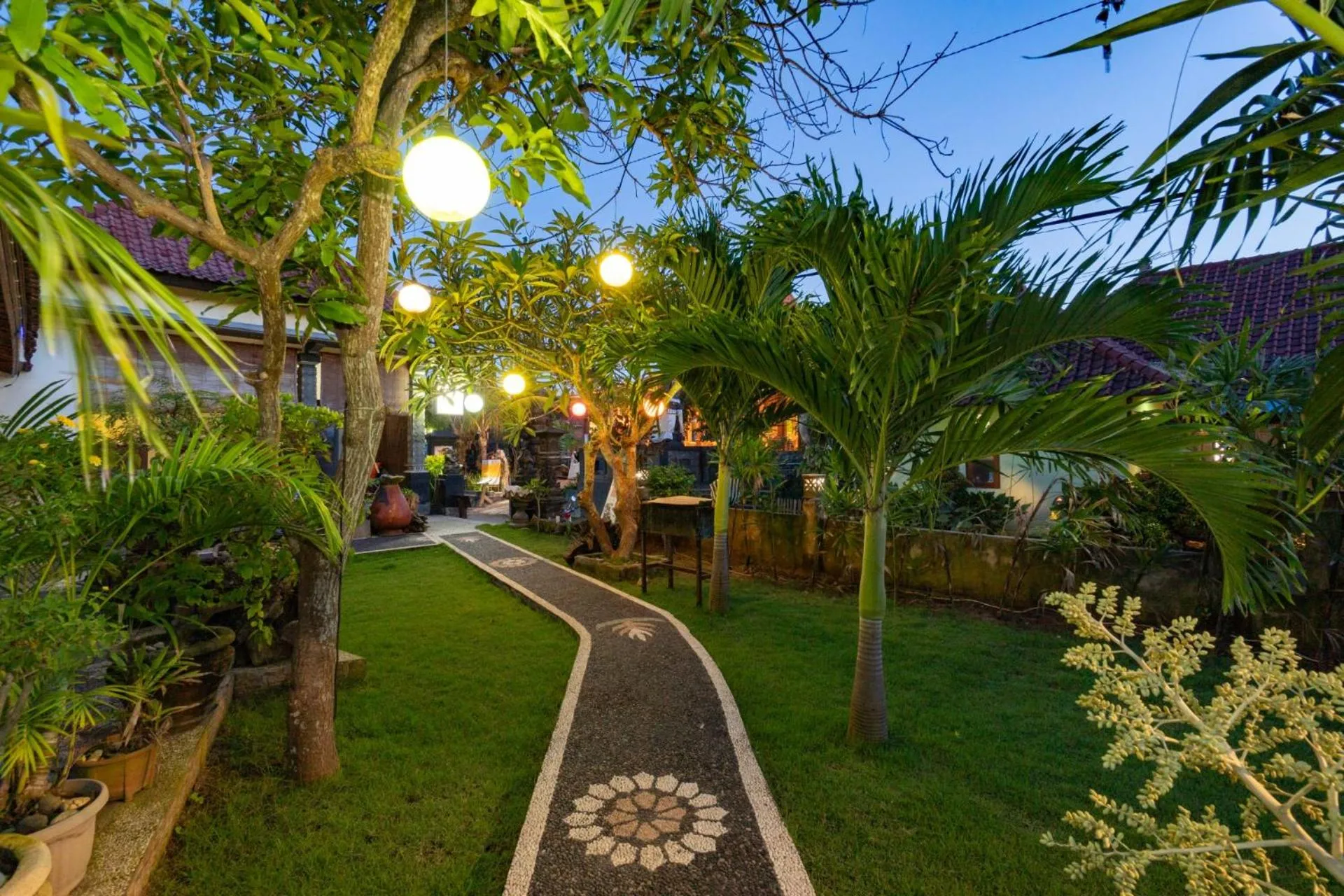 Garden in Taos House Lembongan By DeWizZ Management