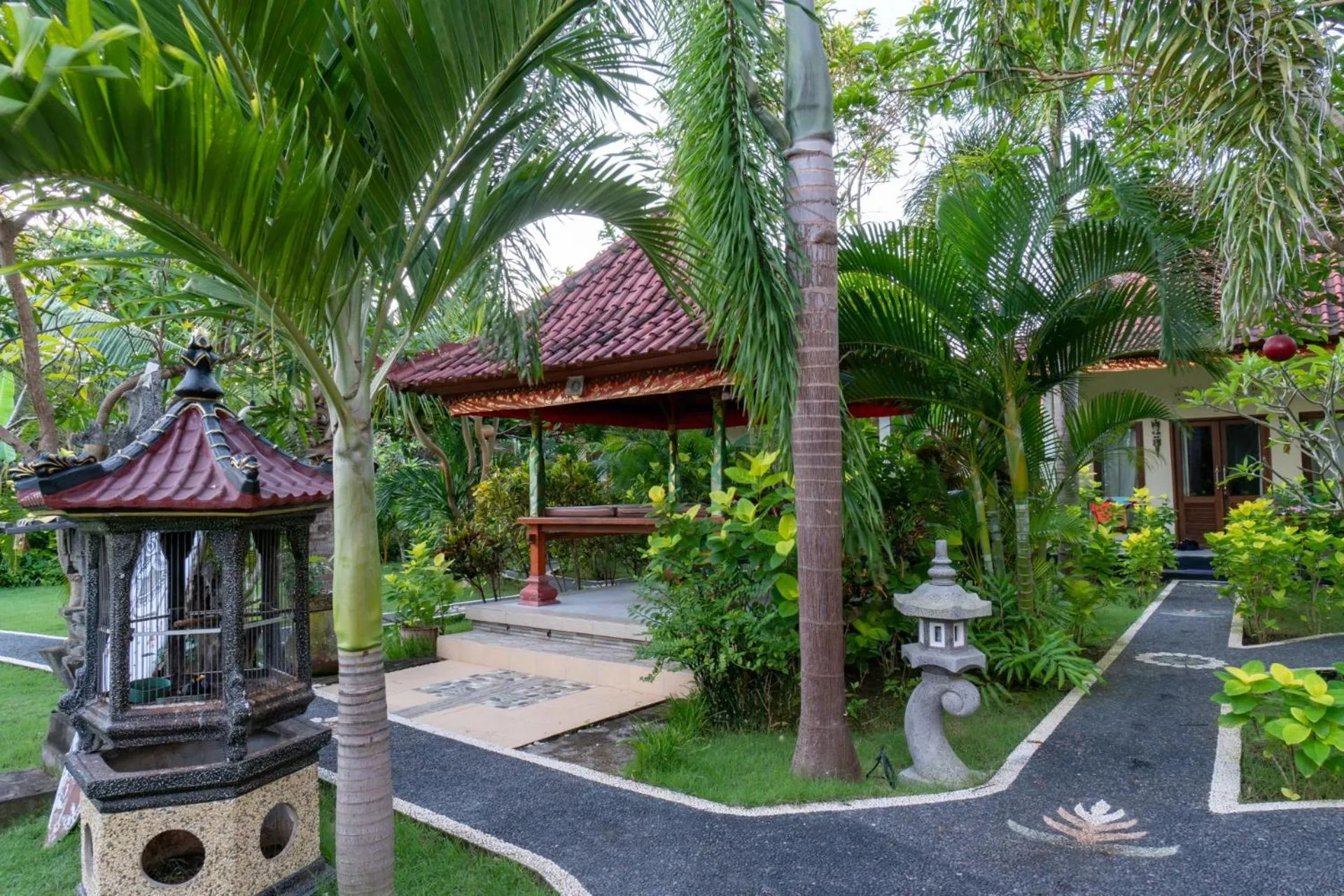 Garden in Taos House Lembongan By DeWizZ Management