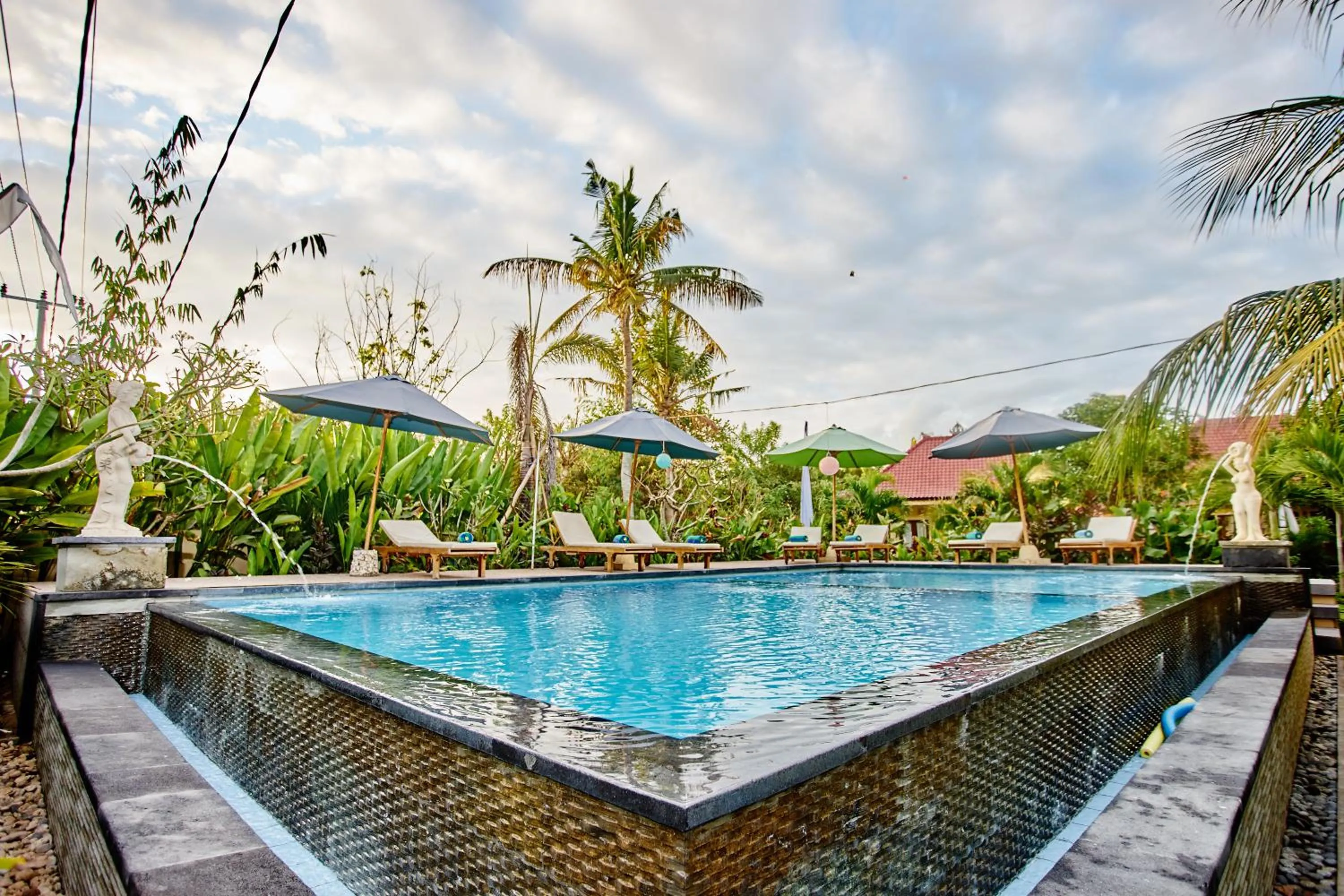 Swimming pool in Taos House Lembongan By DeWizZ Management