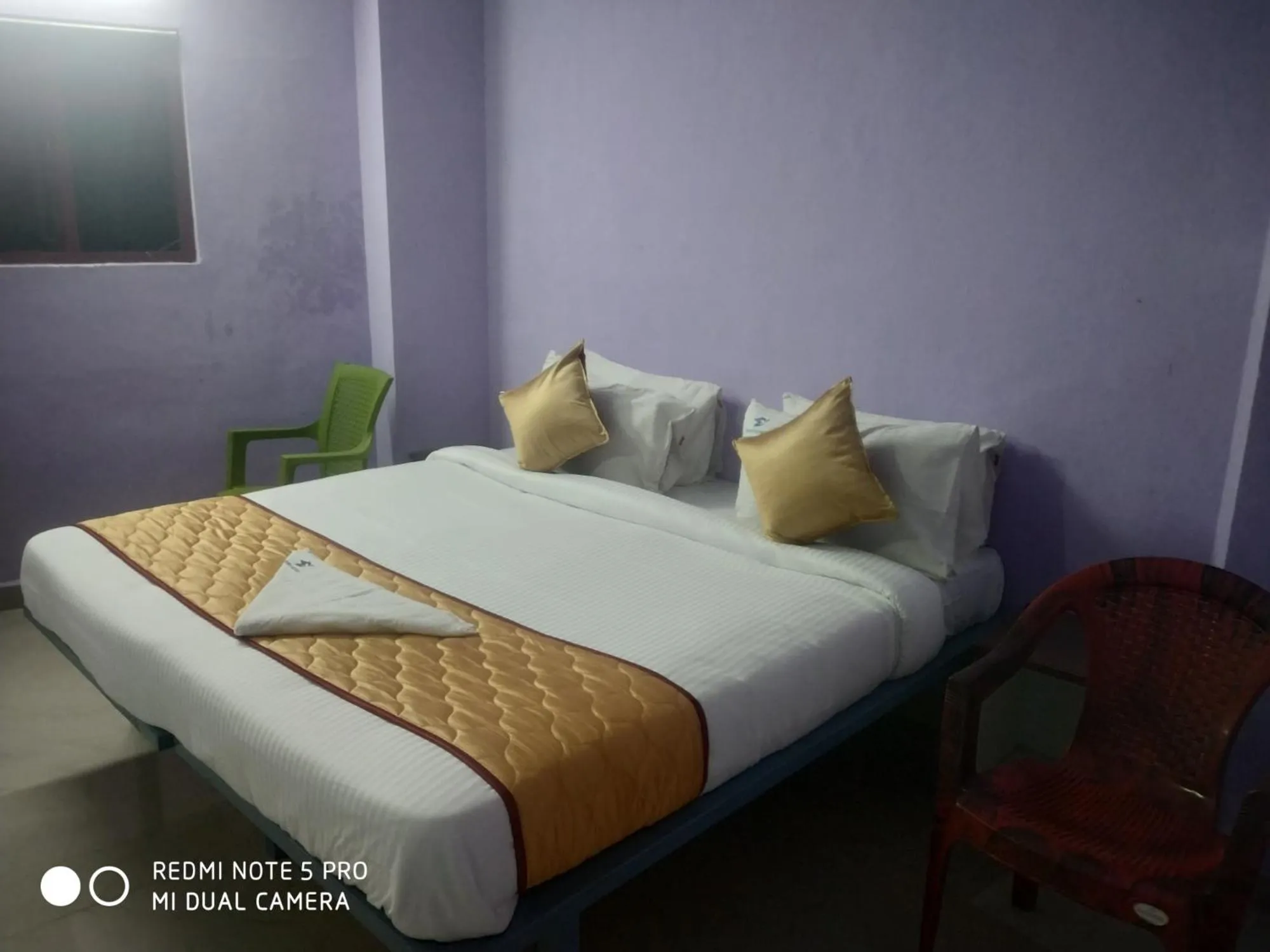 Photo of the whole room in Skyry Hotel Iyyapanthangal