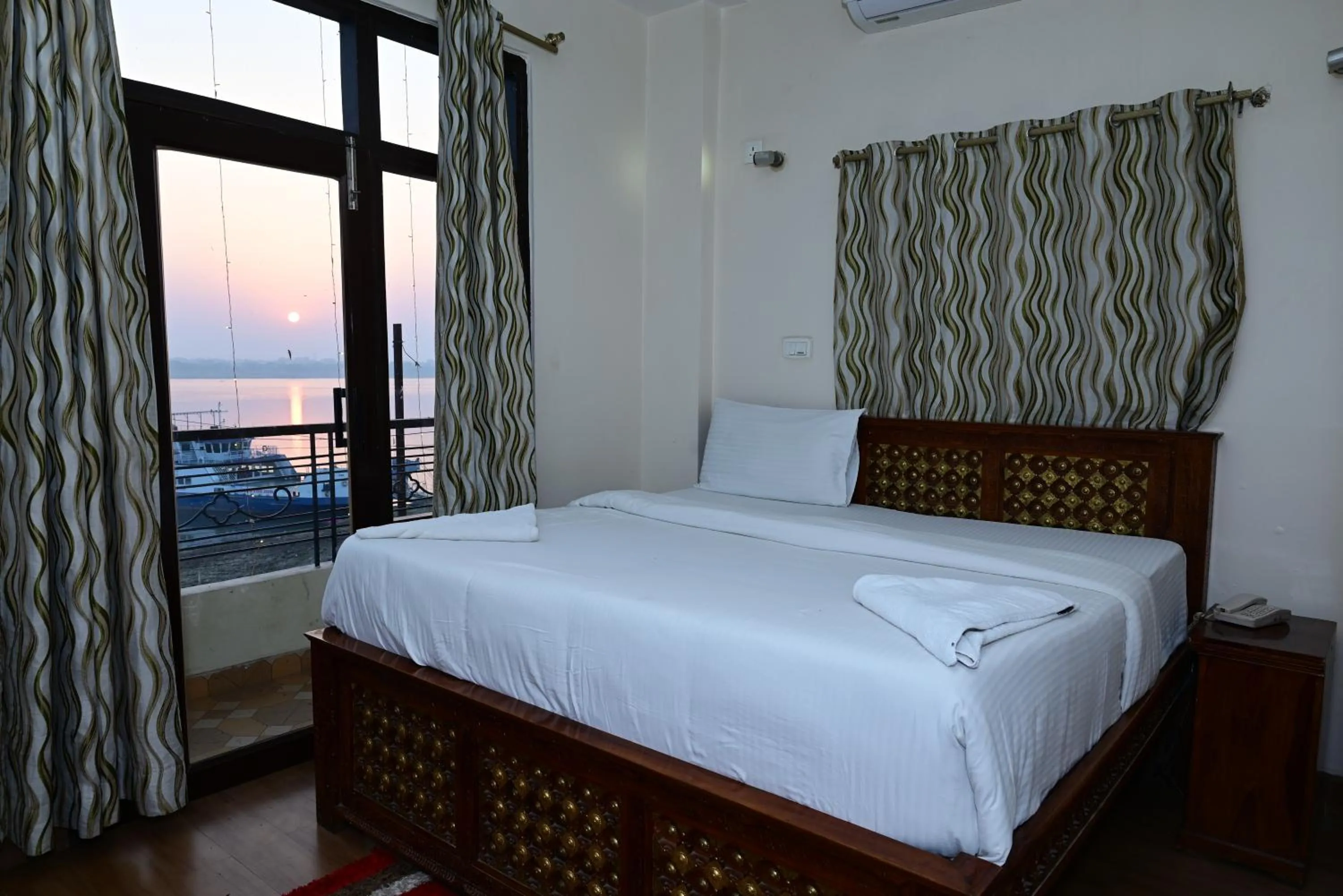 Bed in Ganga Monastery