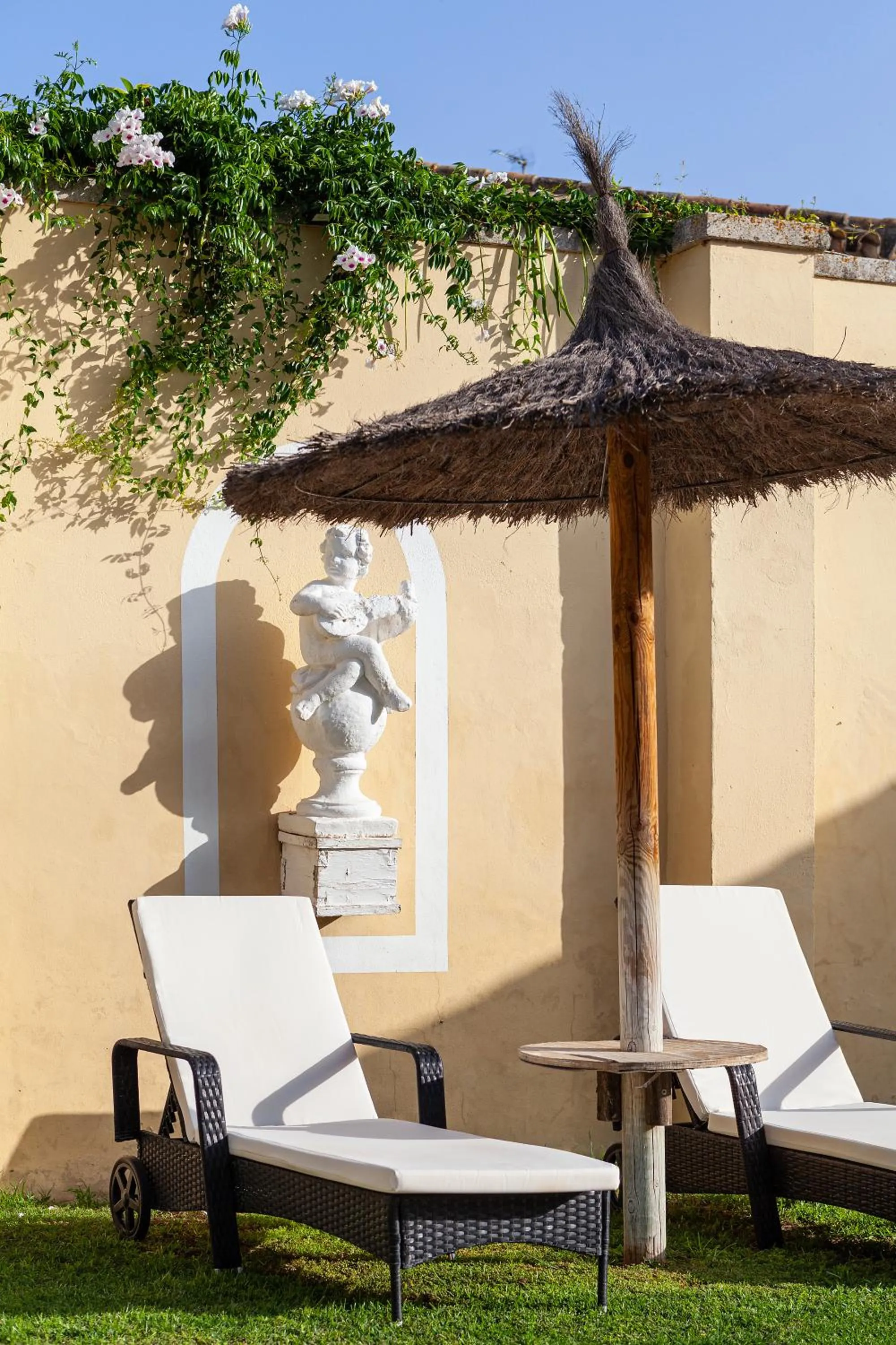 Swimming pool in Villa Jerez