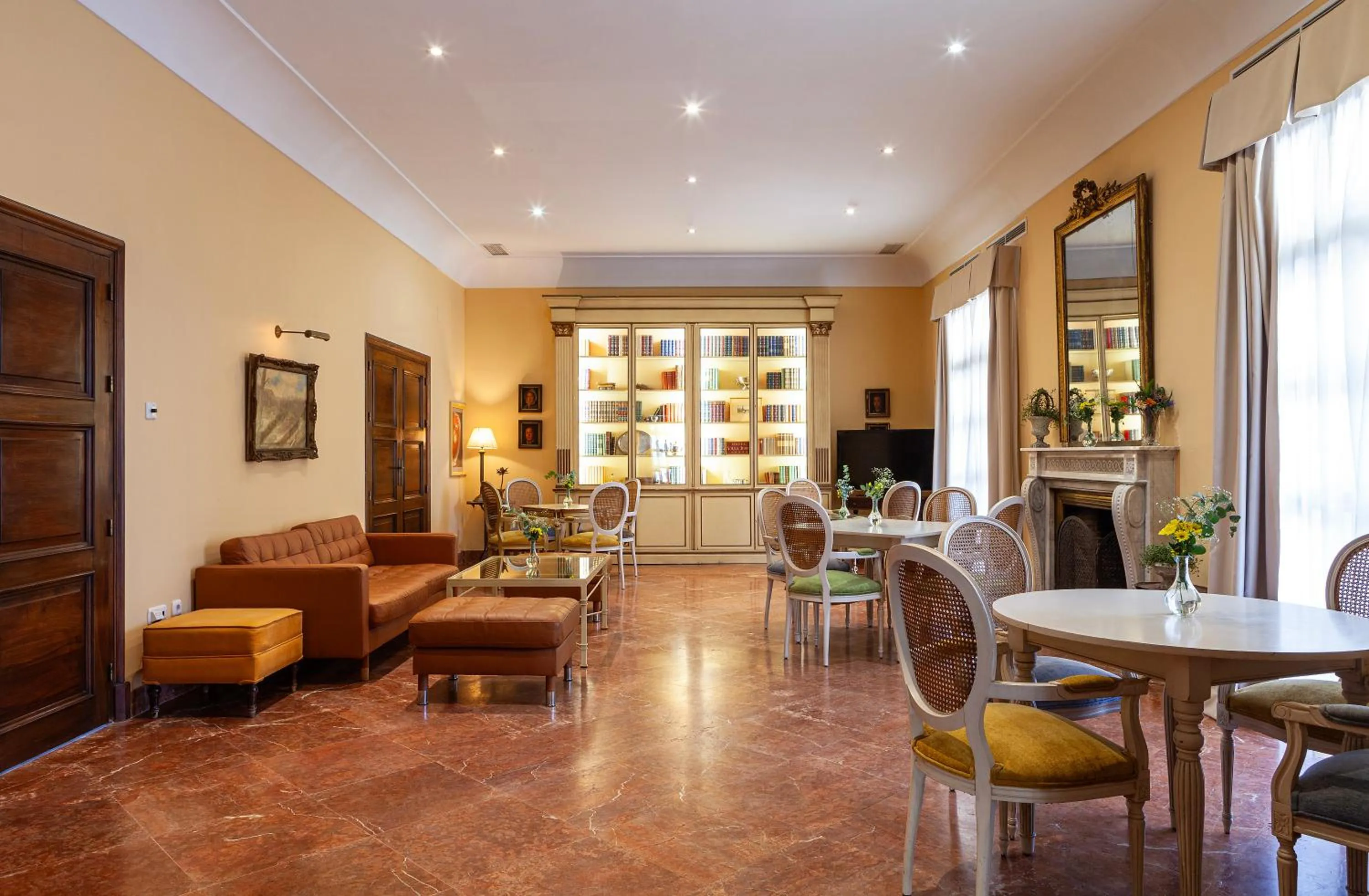 Communal lounge/ TV room in Villa Jerez