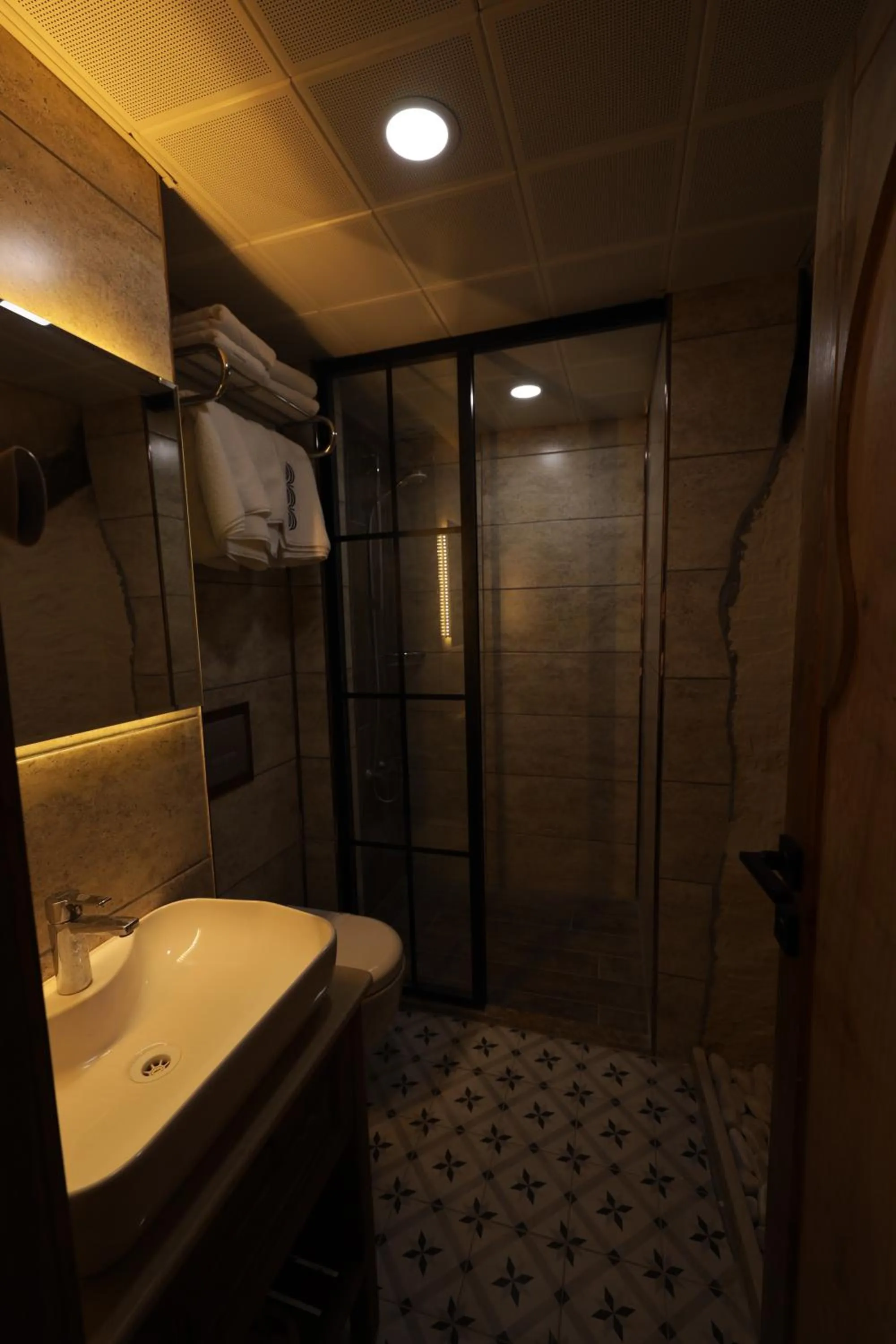 Shower in CEVHER KONAĞI