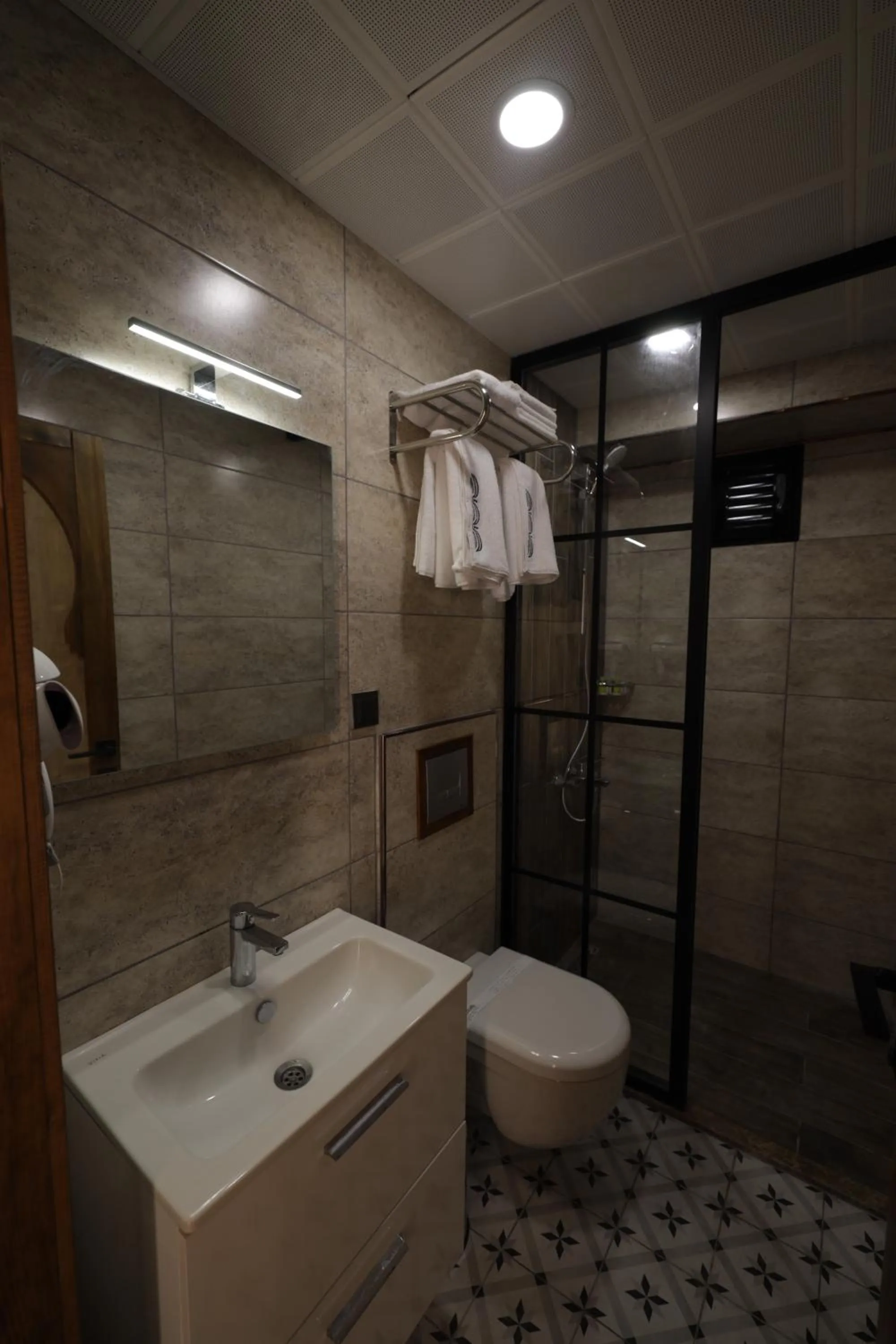 Shower in CEVHER KONAĞI