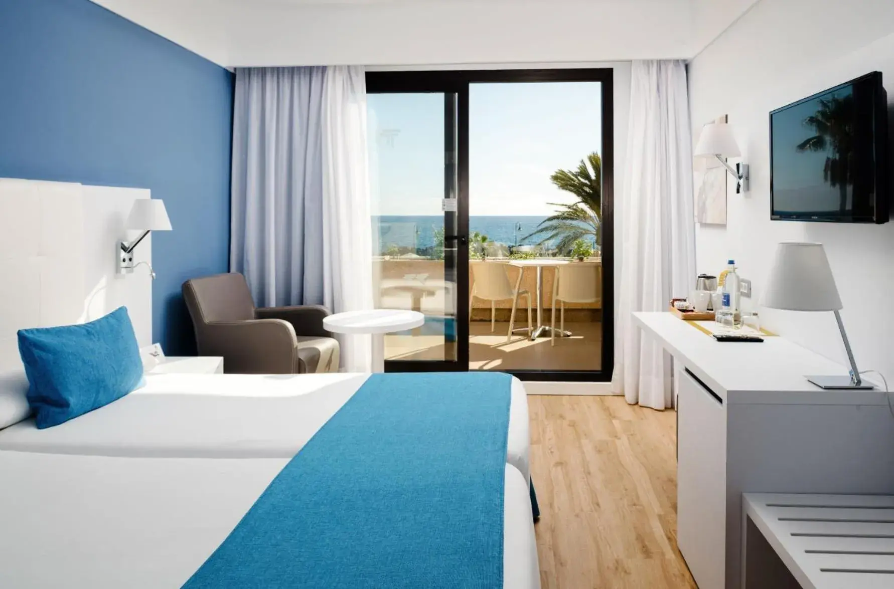 Double or Twin Room with Sea View (2 adults) in Alexandre Grand Teguise Playa Double or Twin Room with Sea View (2 adults) in Alexandre Grand Teguise Playa