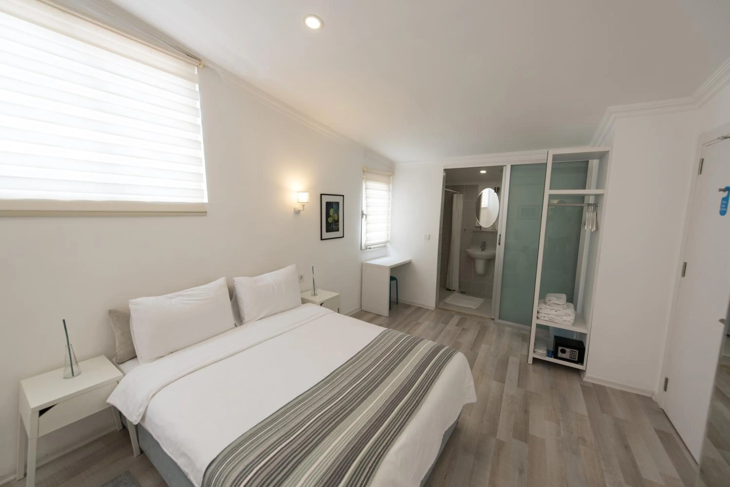 Shower in Minu Hotel