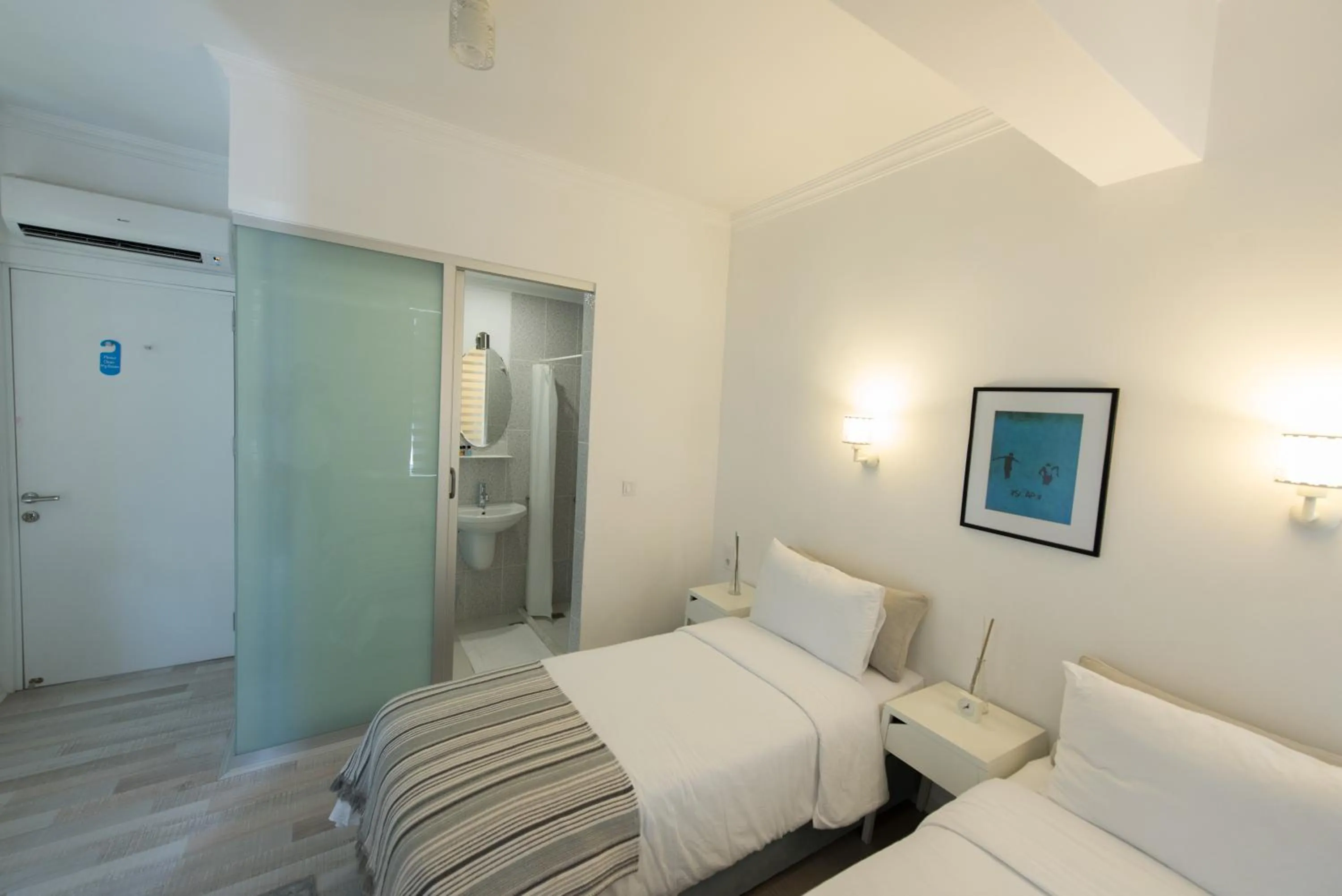 Shower in Minu Hotel