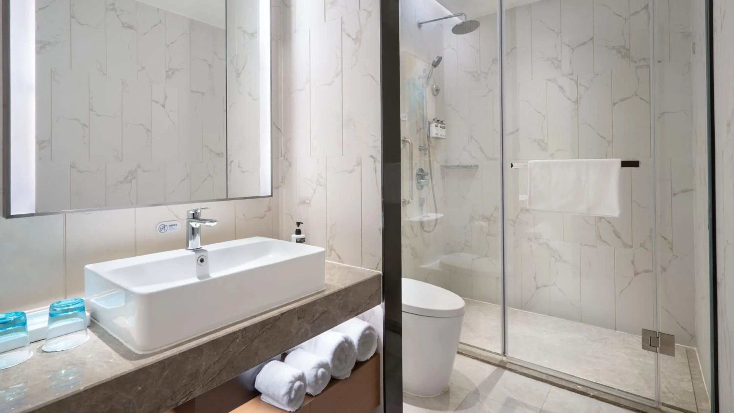 Photo of the whole room in Holiday Inn Express Cangzhou High-Tech Zone by IHG