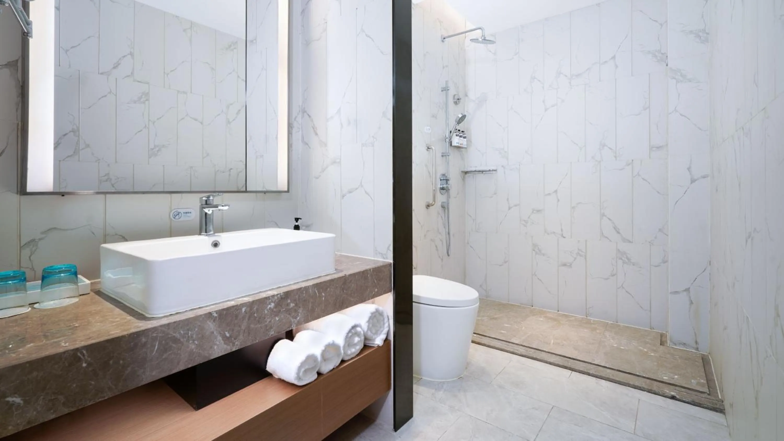 Photo of the whole room in Holiday Inn Express Cangzhou High-Tech Zone by IHG