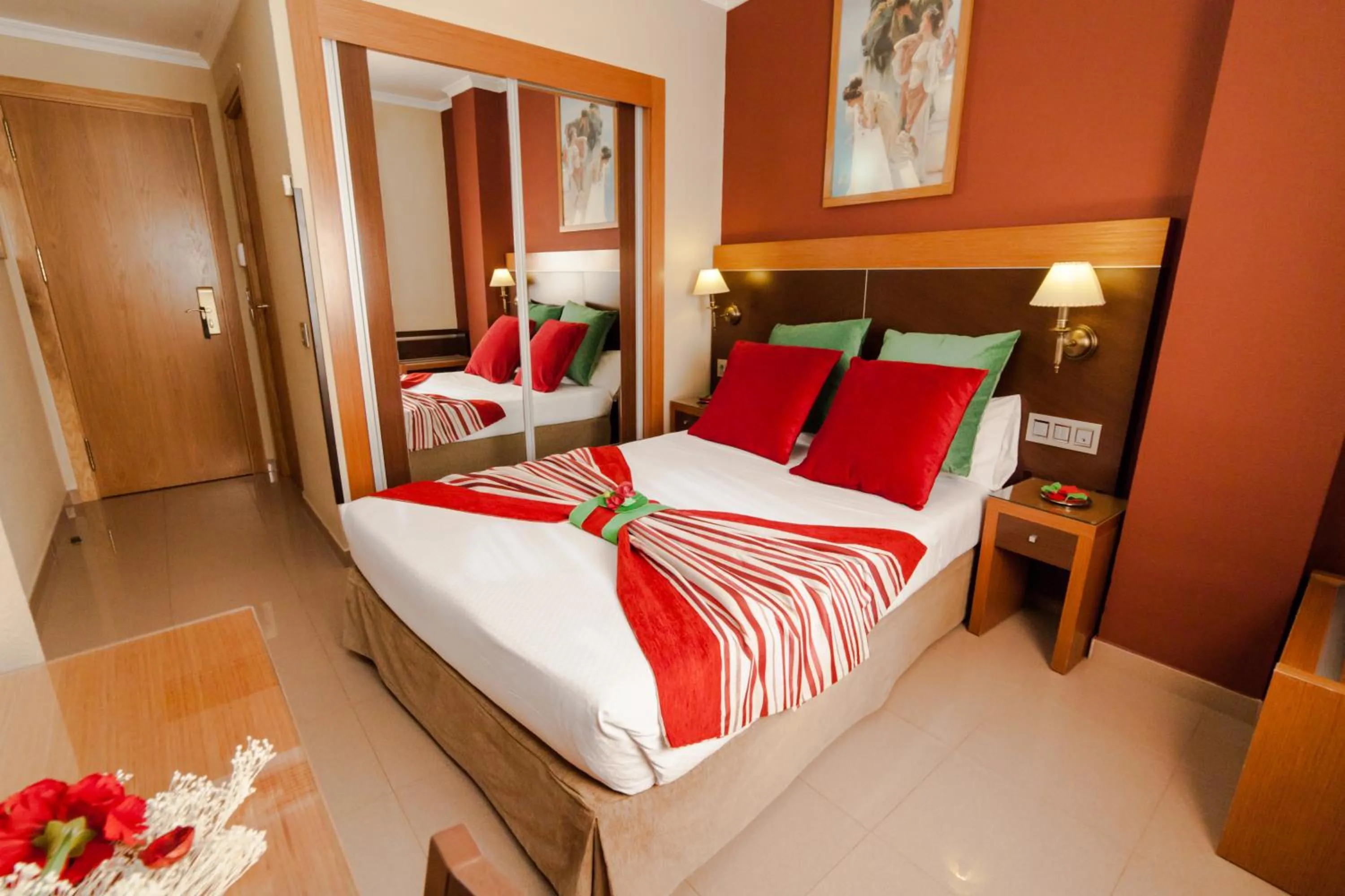 Bedroom, Bed in Hotel Regio 2